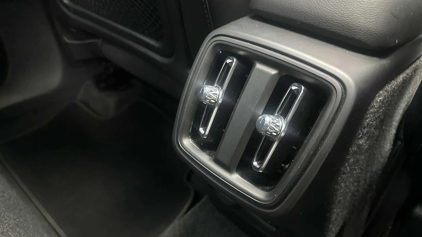 Volvo-XC40-image-20