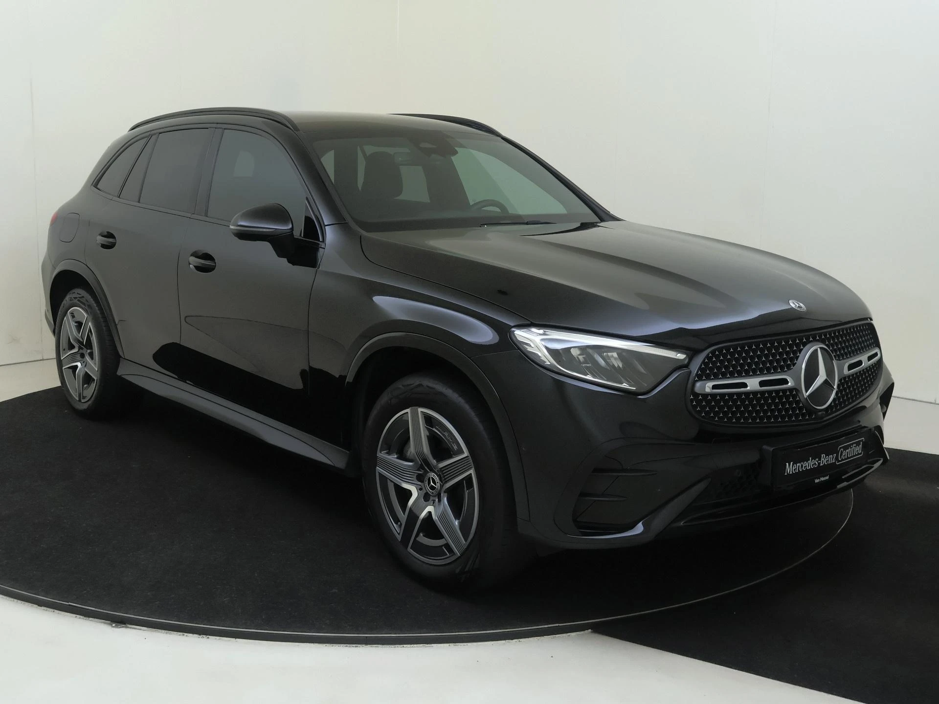 Mercedes-Benz-GLC-image-1