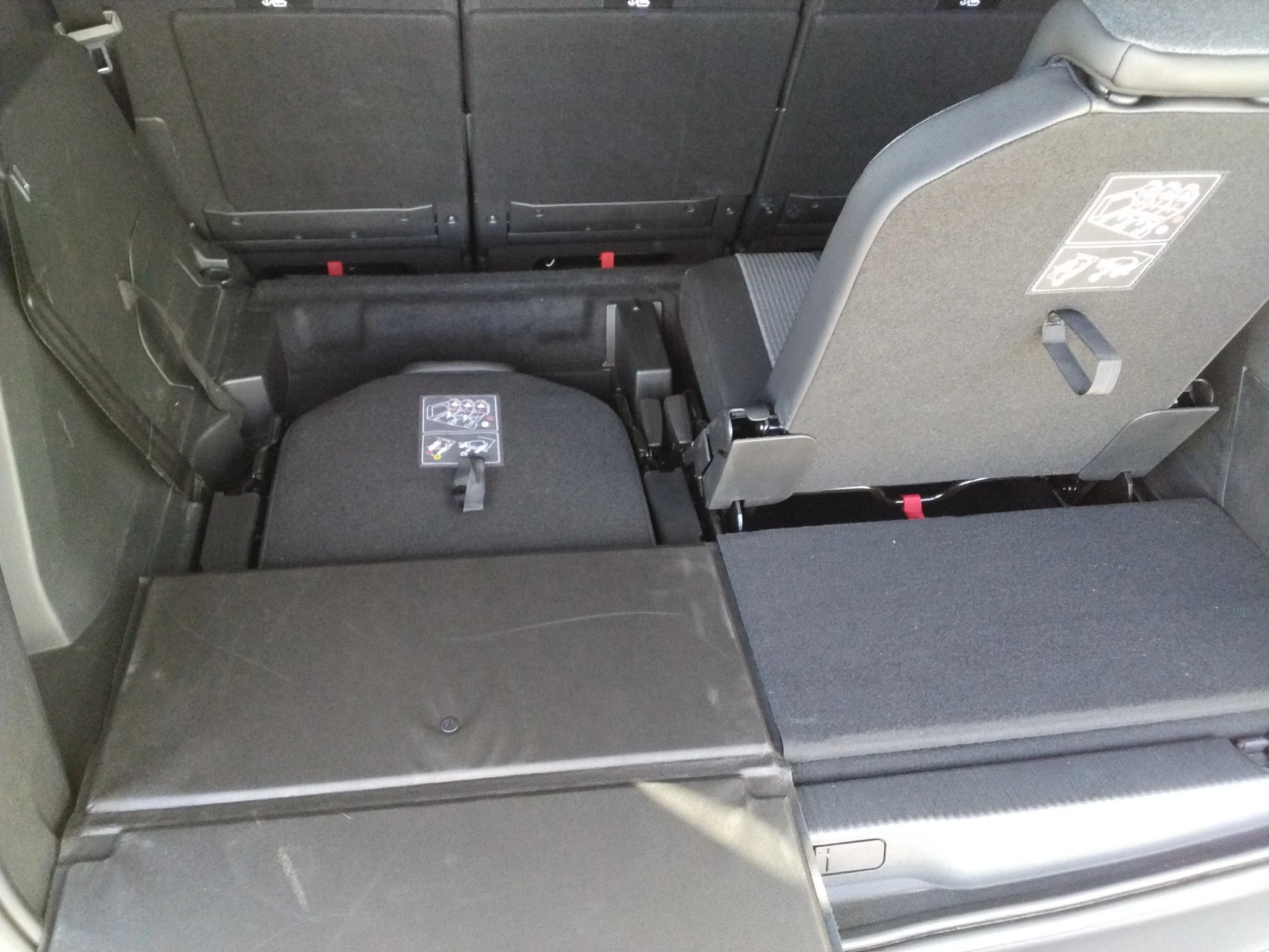 Peugeot-5008-image-18