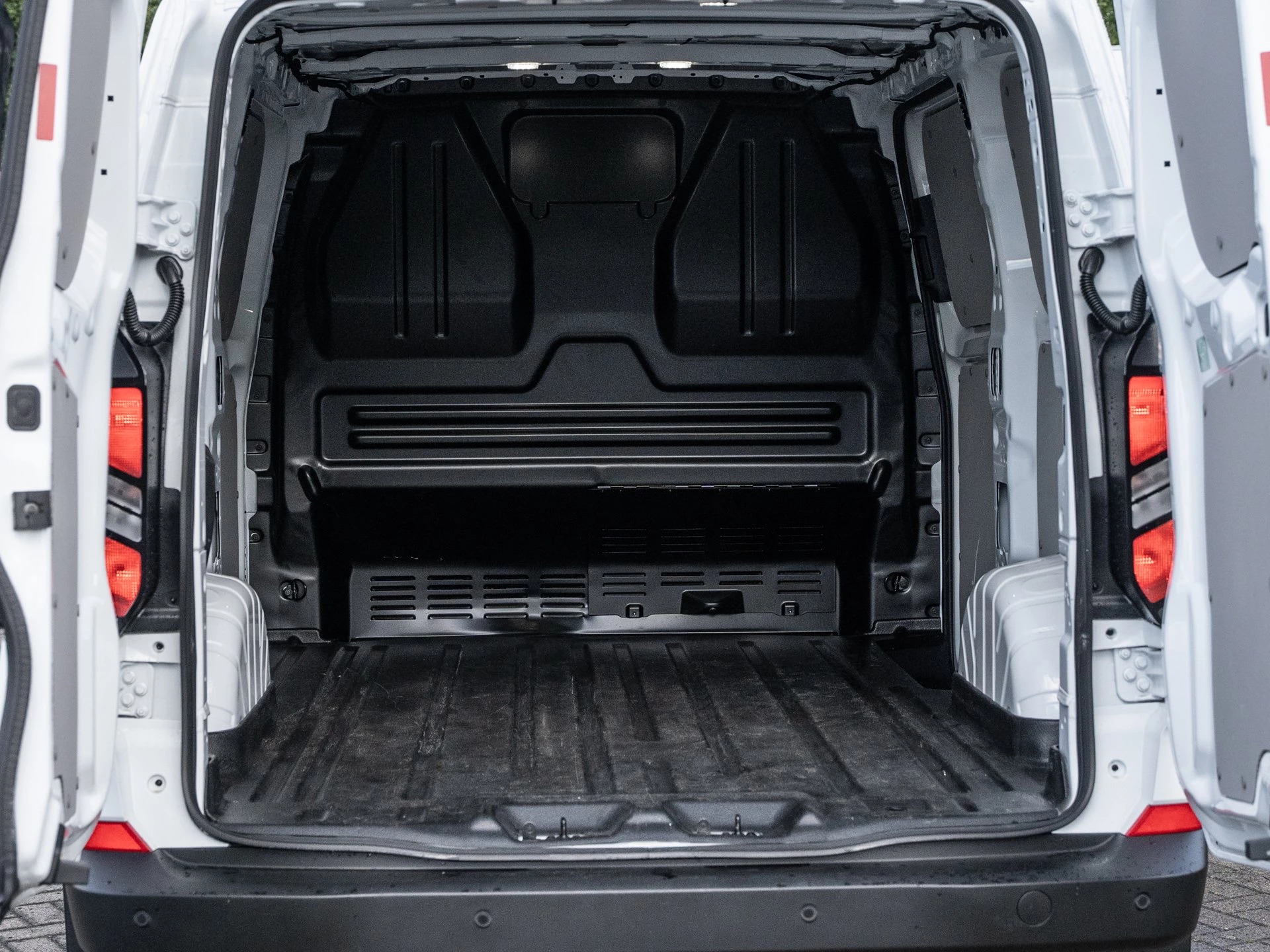 Ford-Transit Custom-image-6
