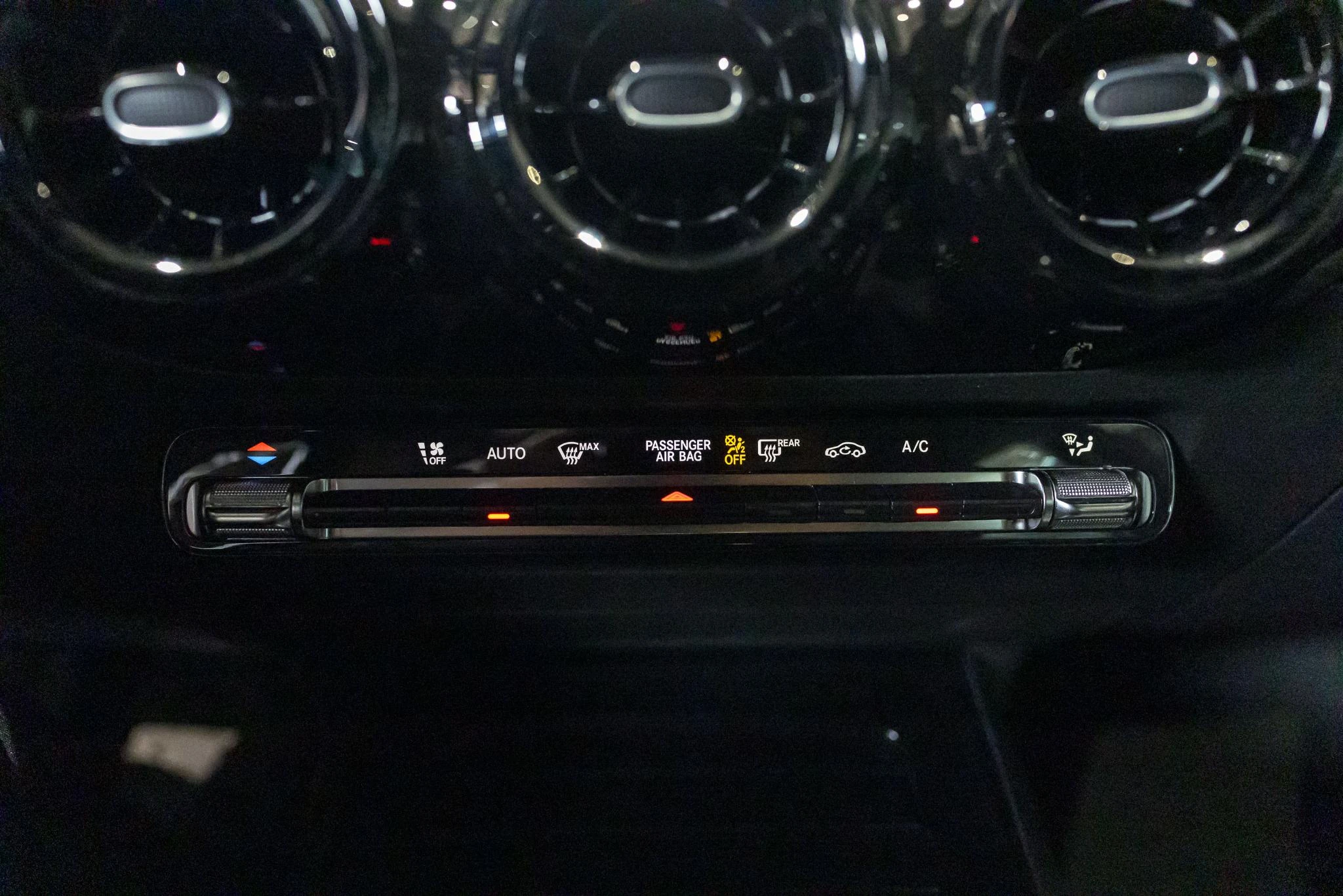 Mercedes-Benz-GLA-image-28