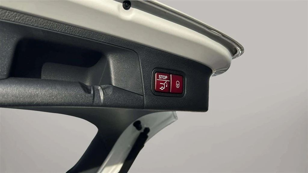 Mercedes-Benz-EQA-image-25