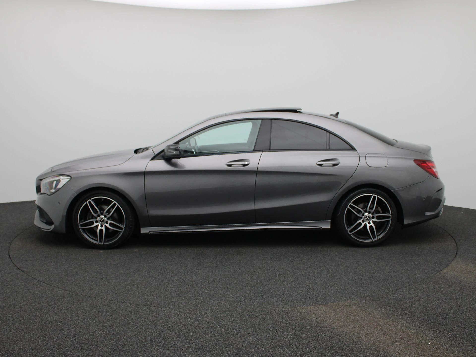 Mercedes-Benz-CLA-image-3