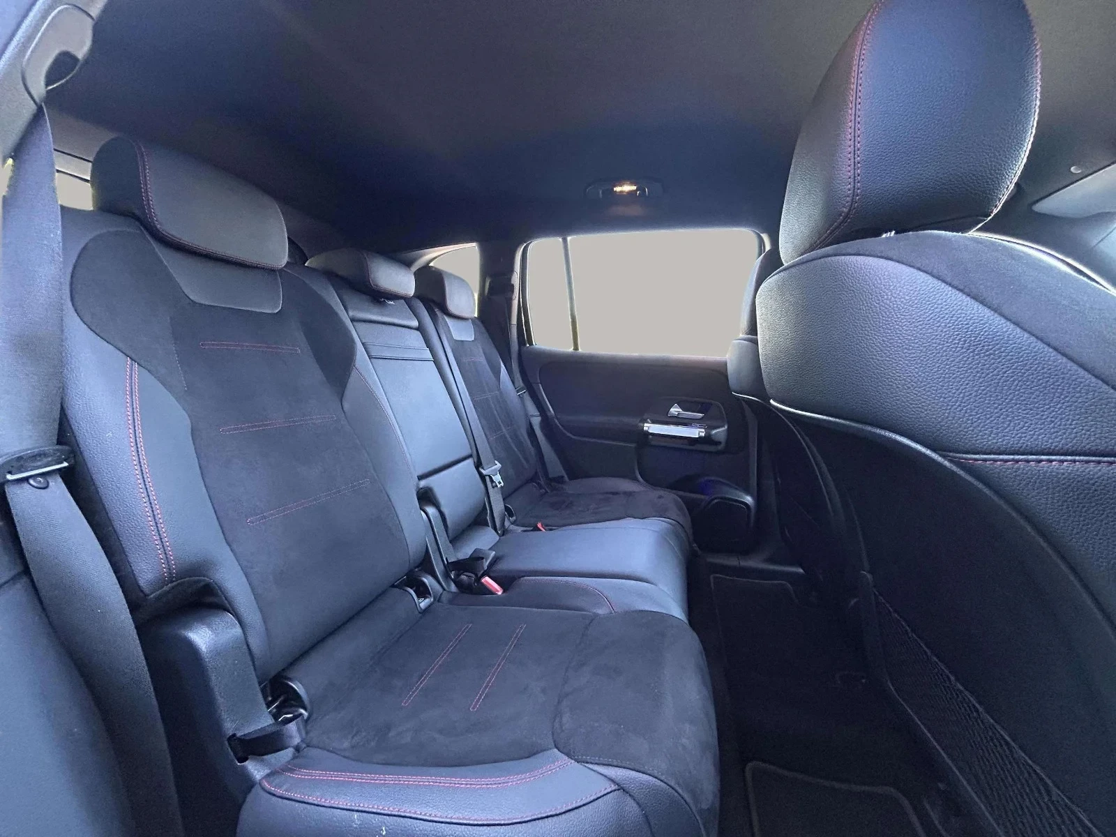 Mercedes-Benz-EQB-image-19