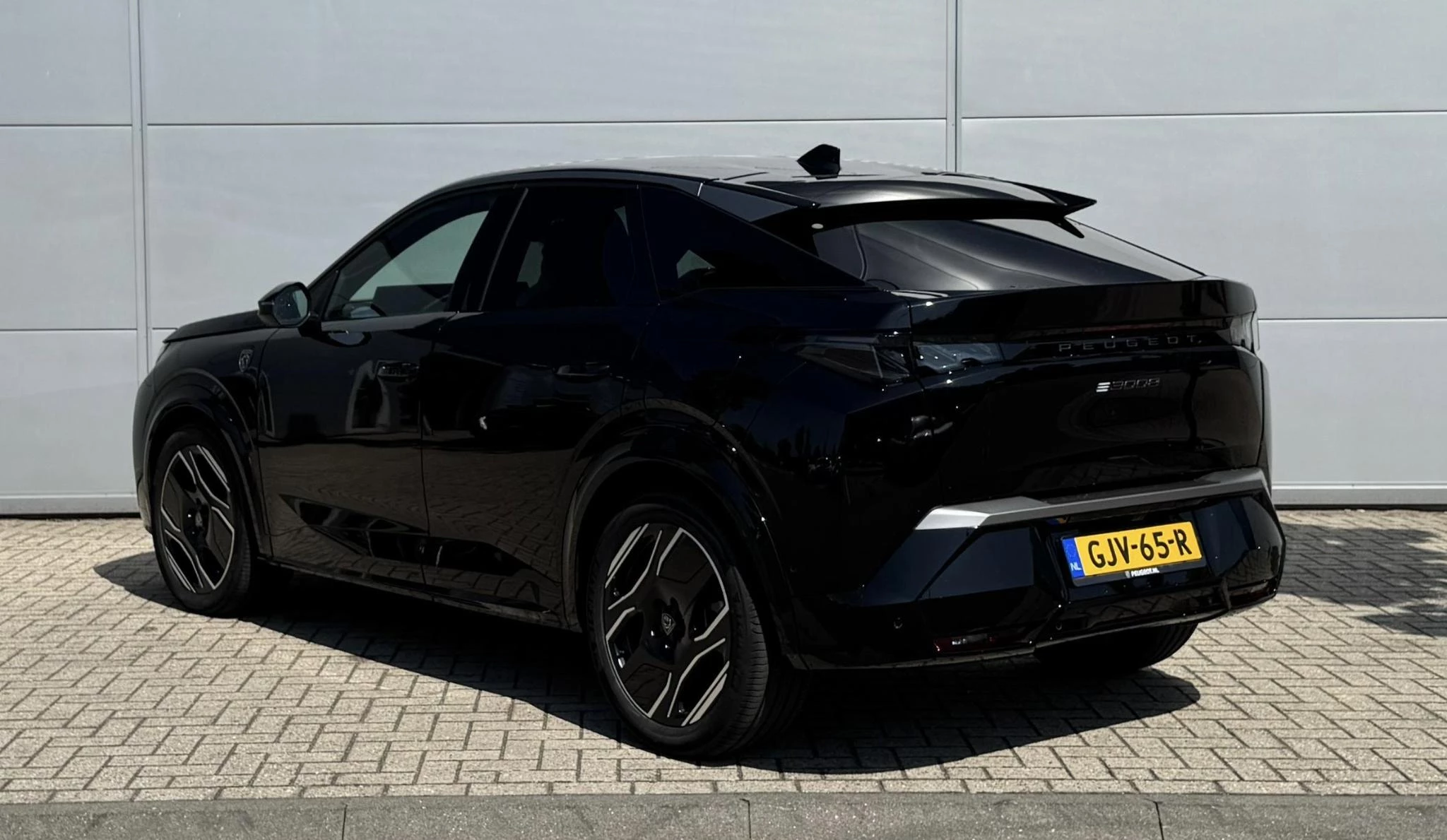 Peugeot-e-3008-image-2