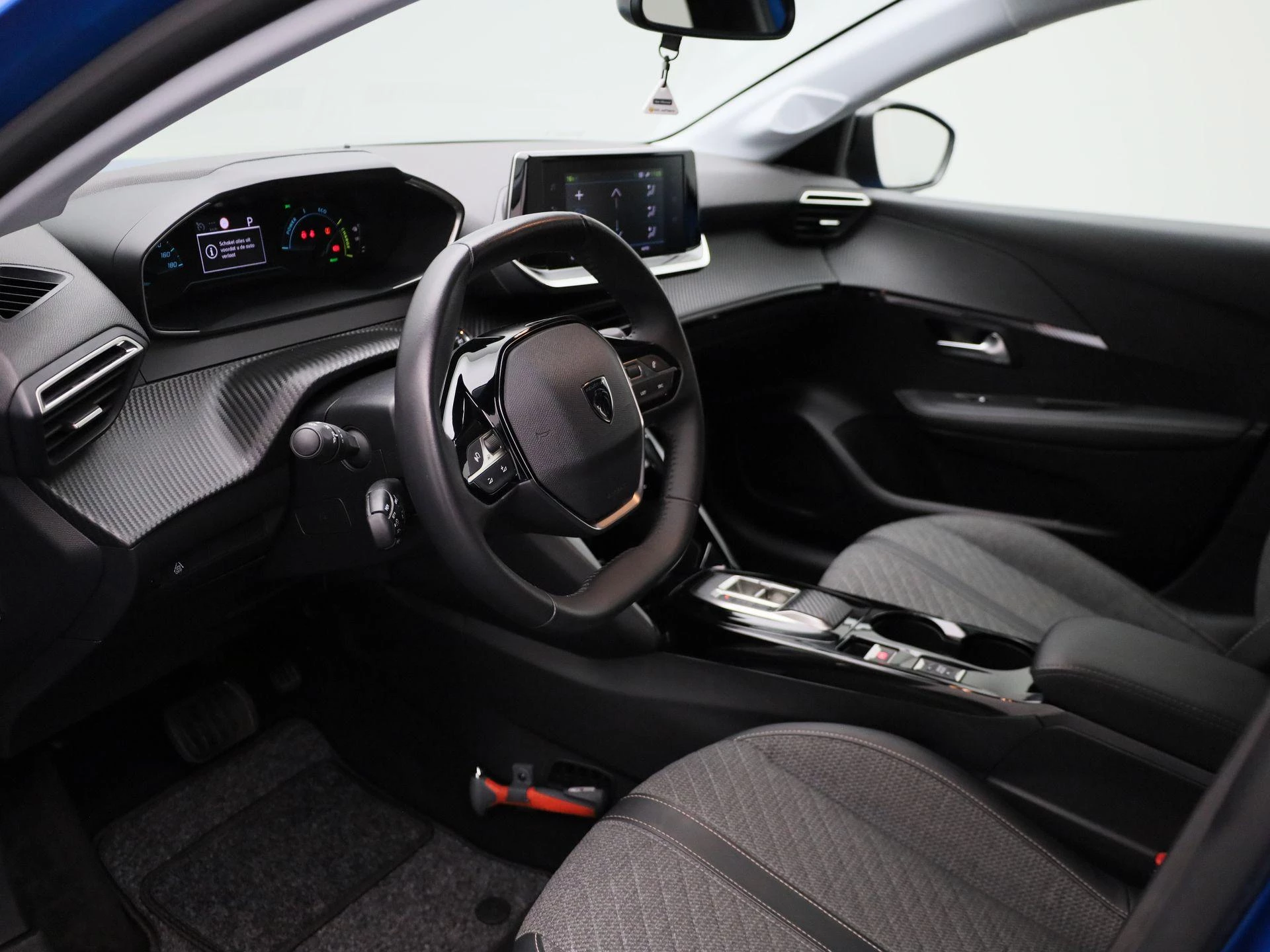 Peugeot-e-208-image-29