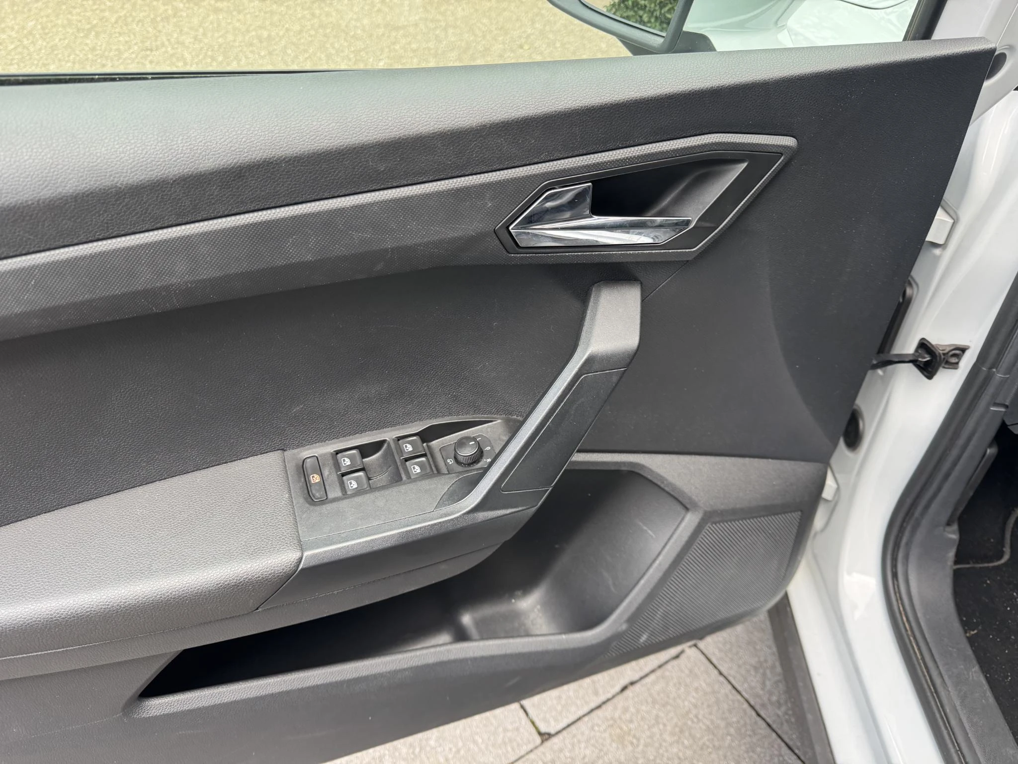 SEAT-Arona-image-6