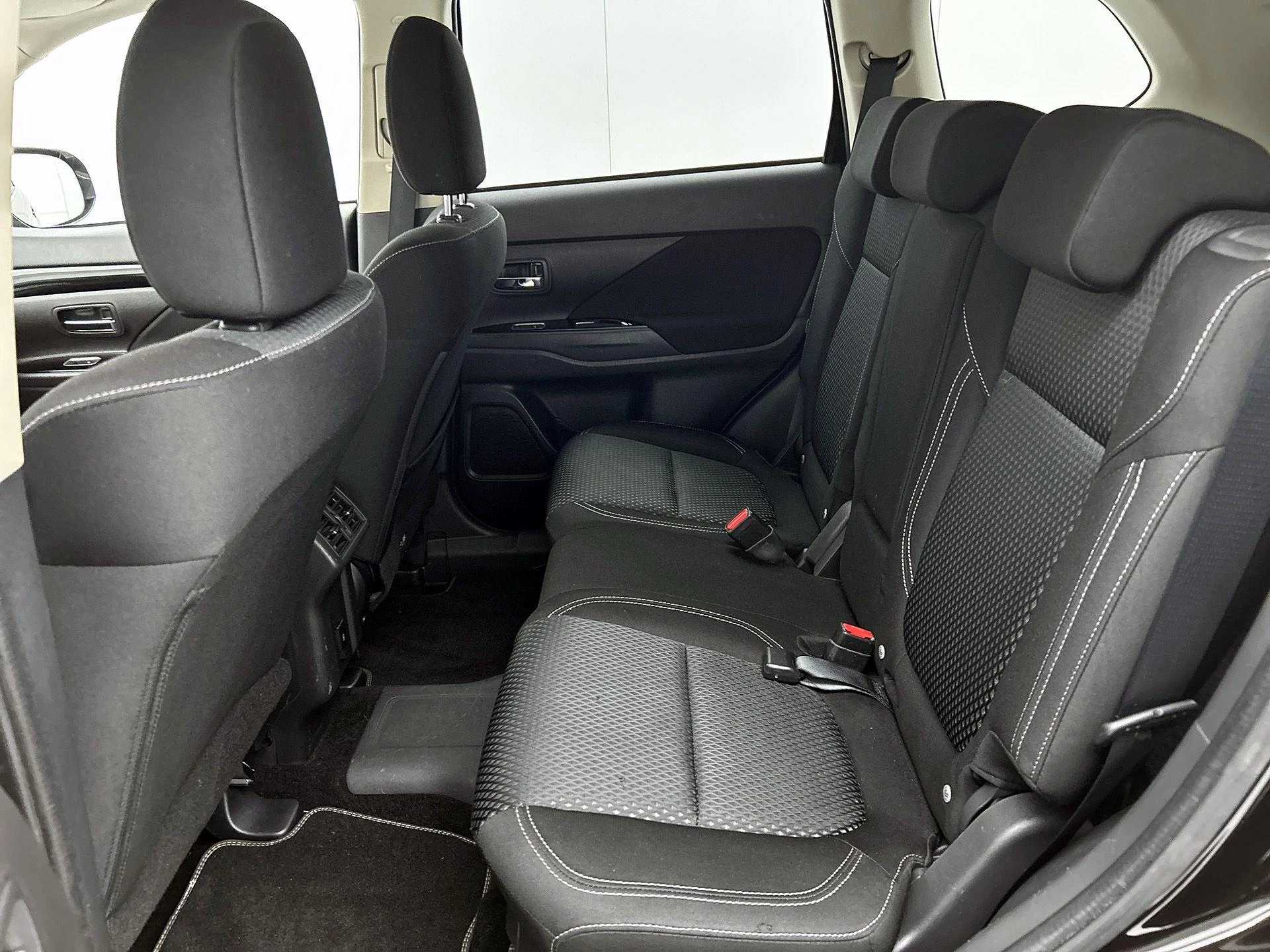 Mitsubishi-Outlander-image-26