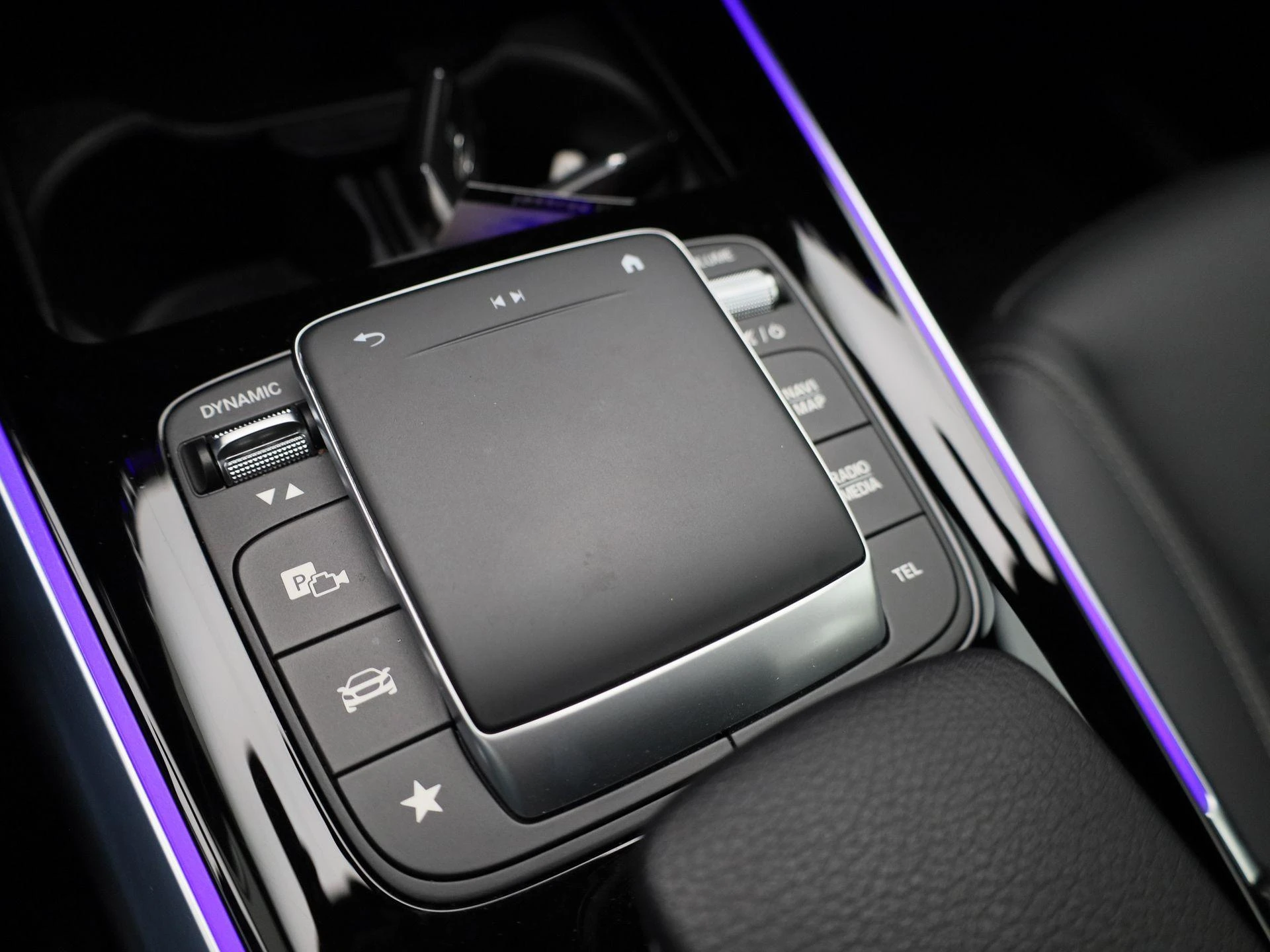 Mercedes-Benz-EQA-image-25