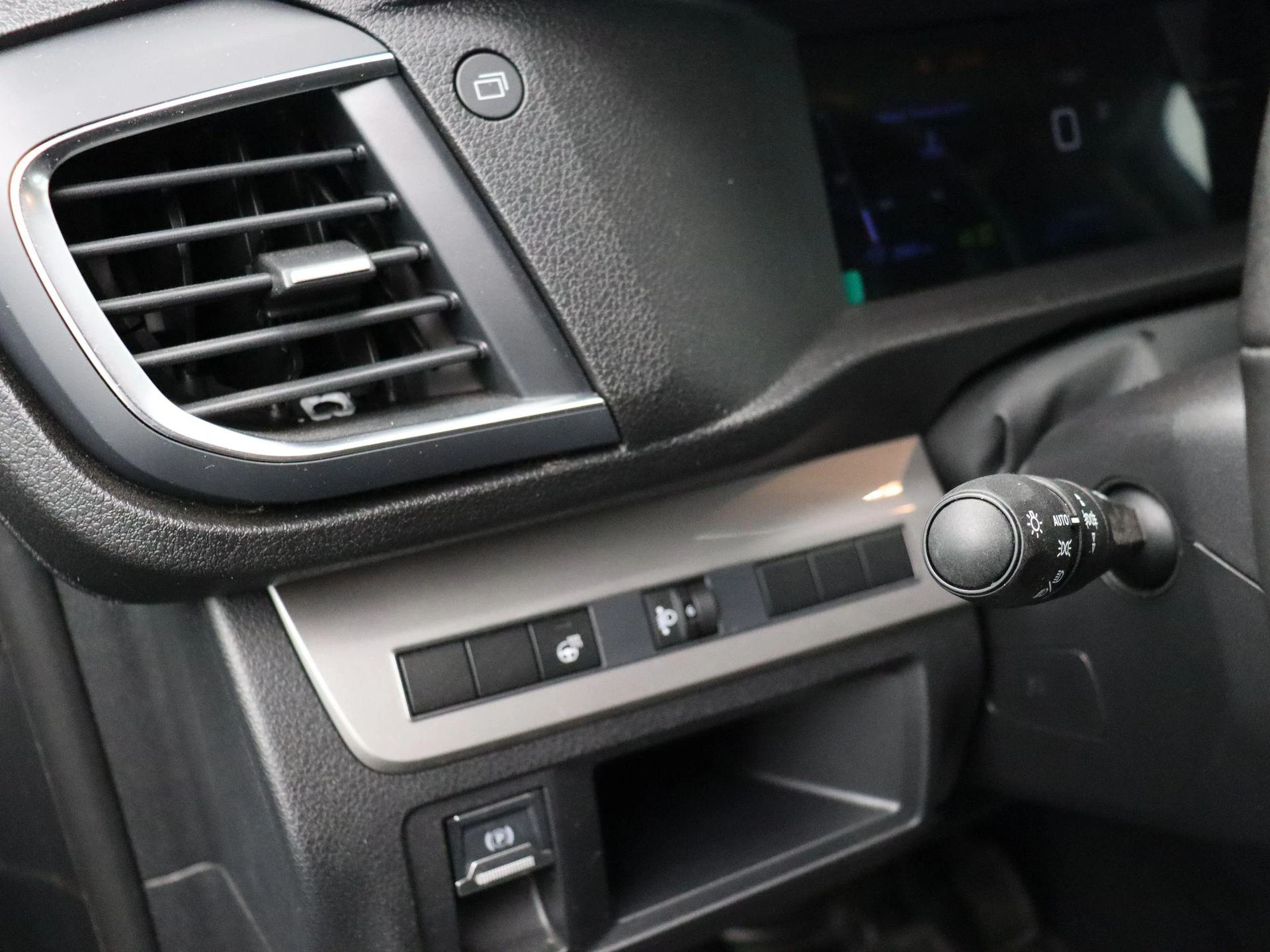 Peugeot-Expert-image-8
