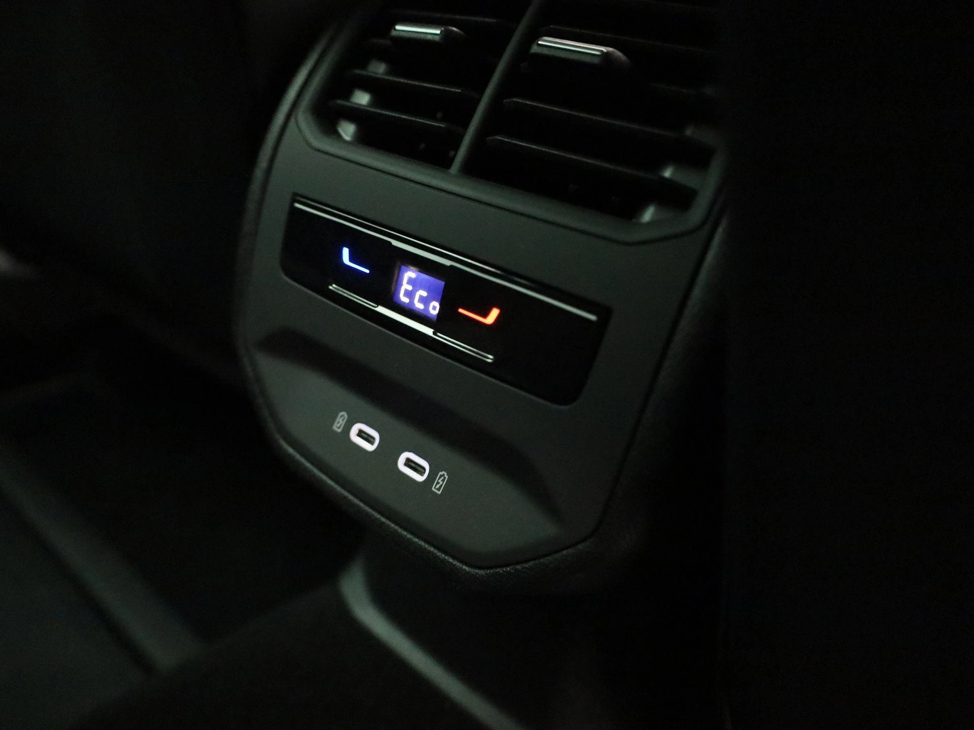 CUPRA-Leon-image-39