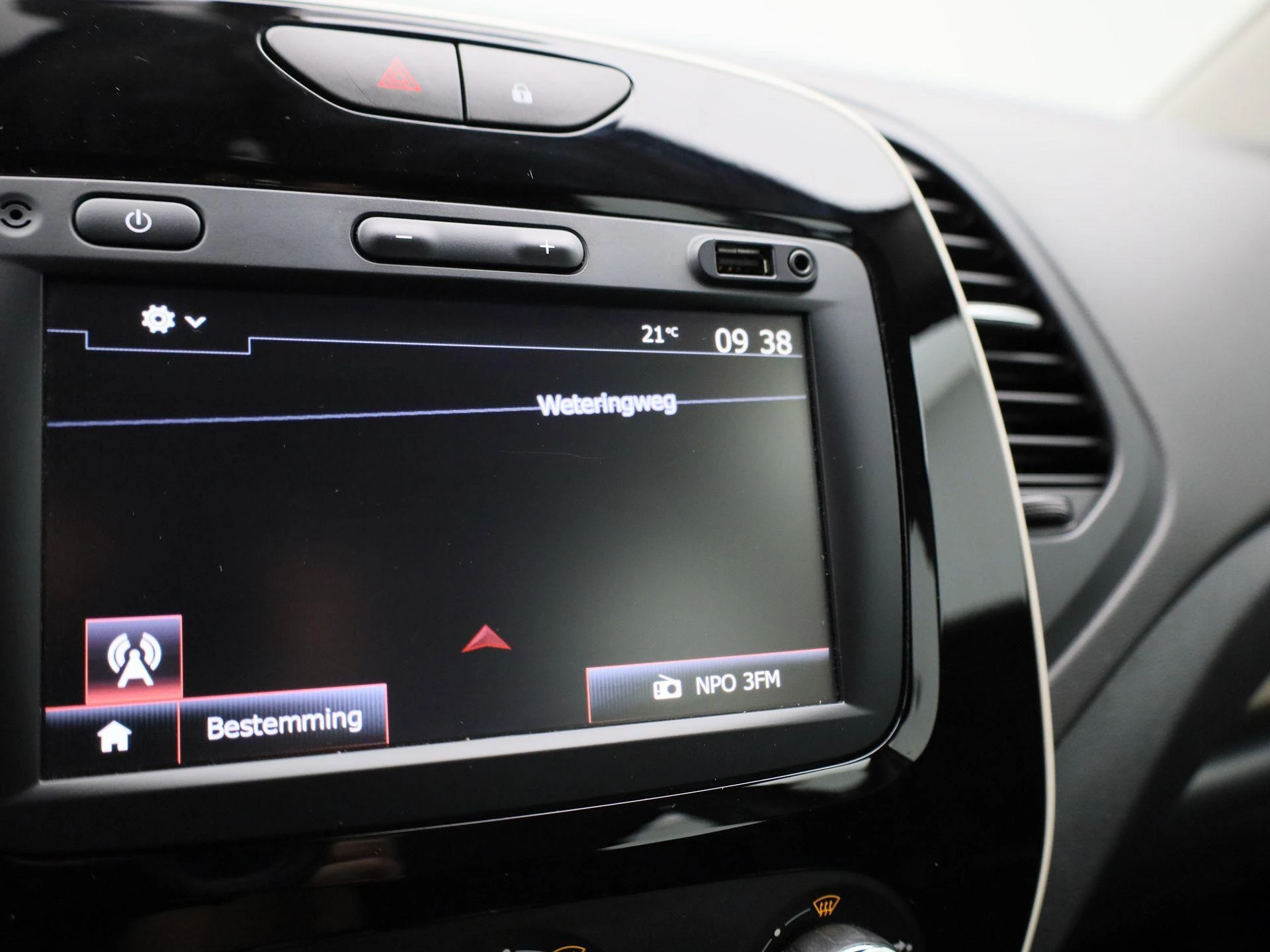 Renault-Captur-image-17