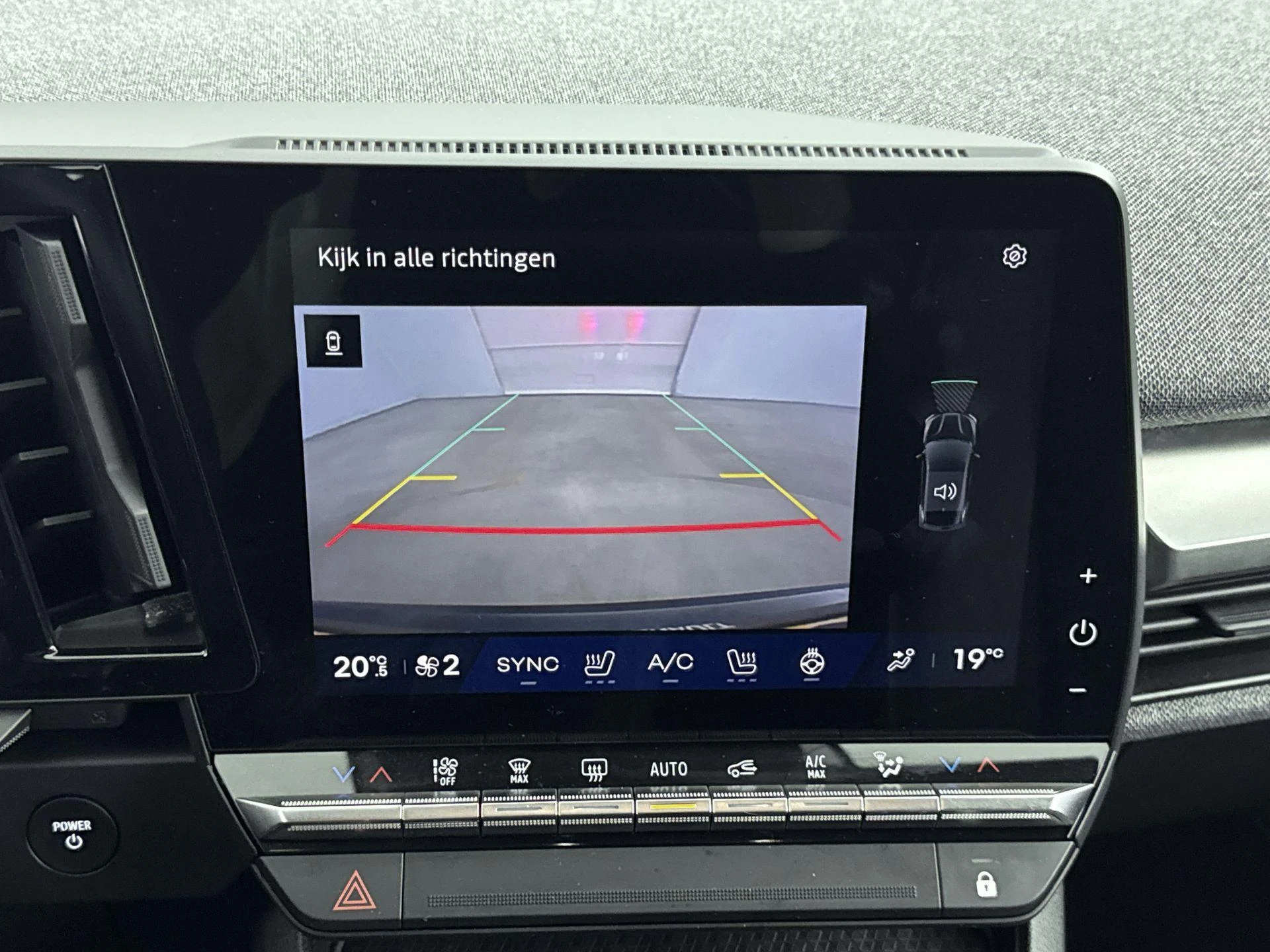 Renault-Megane E-Tech-image-10