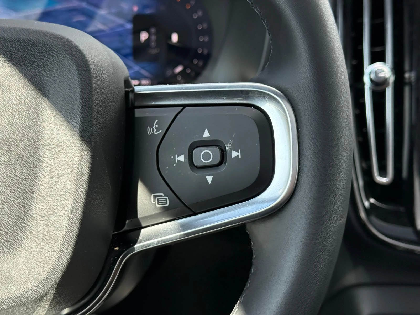 Volvo-XC40-image-25