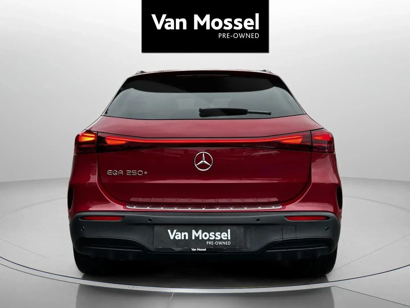 Mercedes-Benz-EQA-image-6