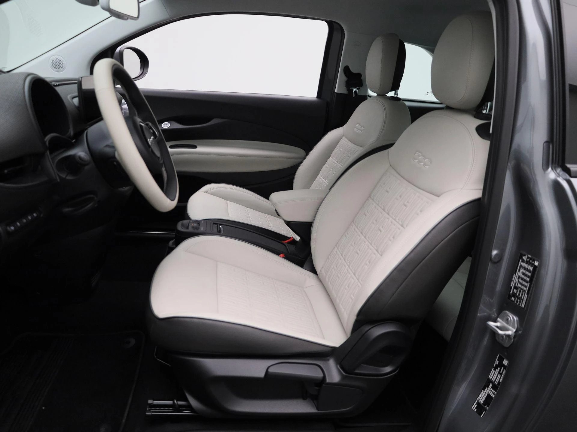 Fiat-500e-image-9