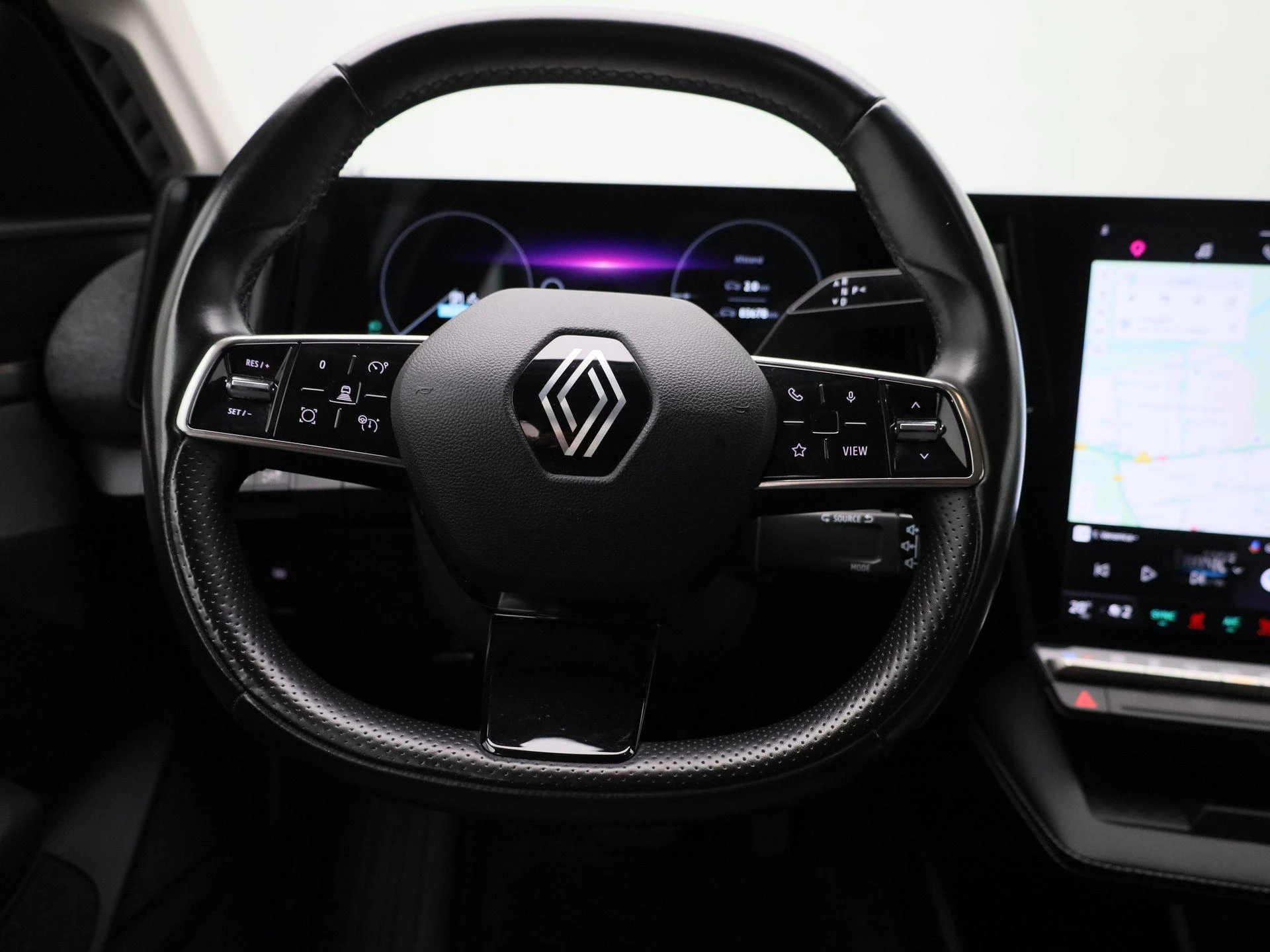 Renault-Megane E-Tech-image-6
