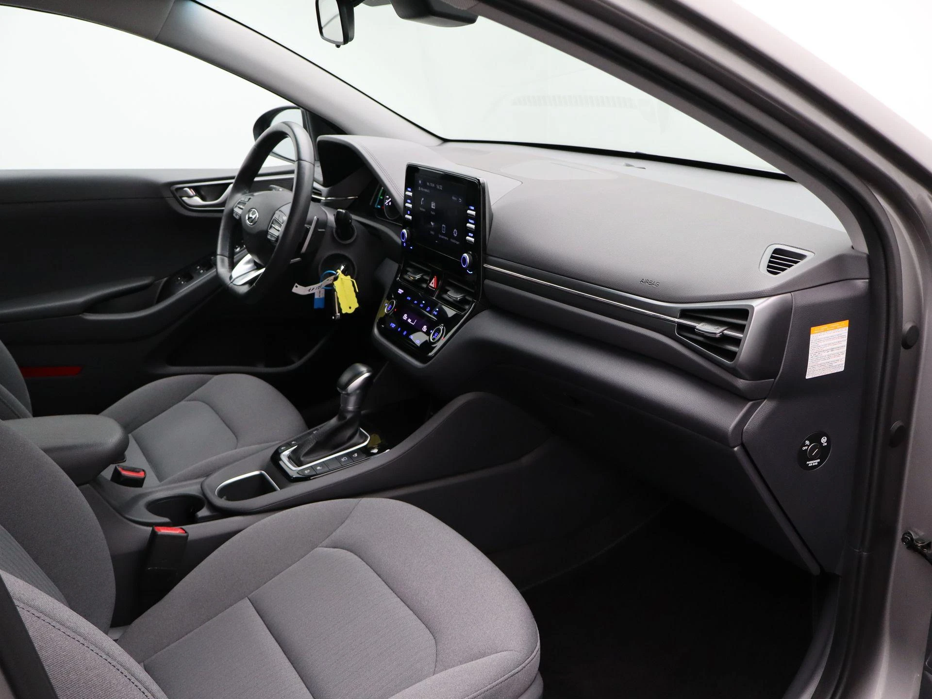 Hyundai-IONIQ-image-30