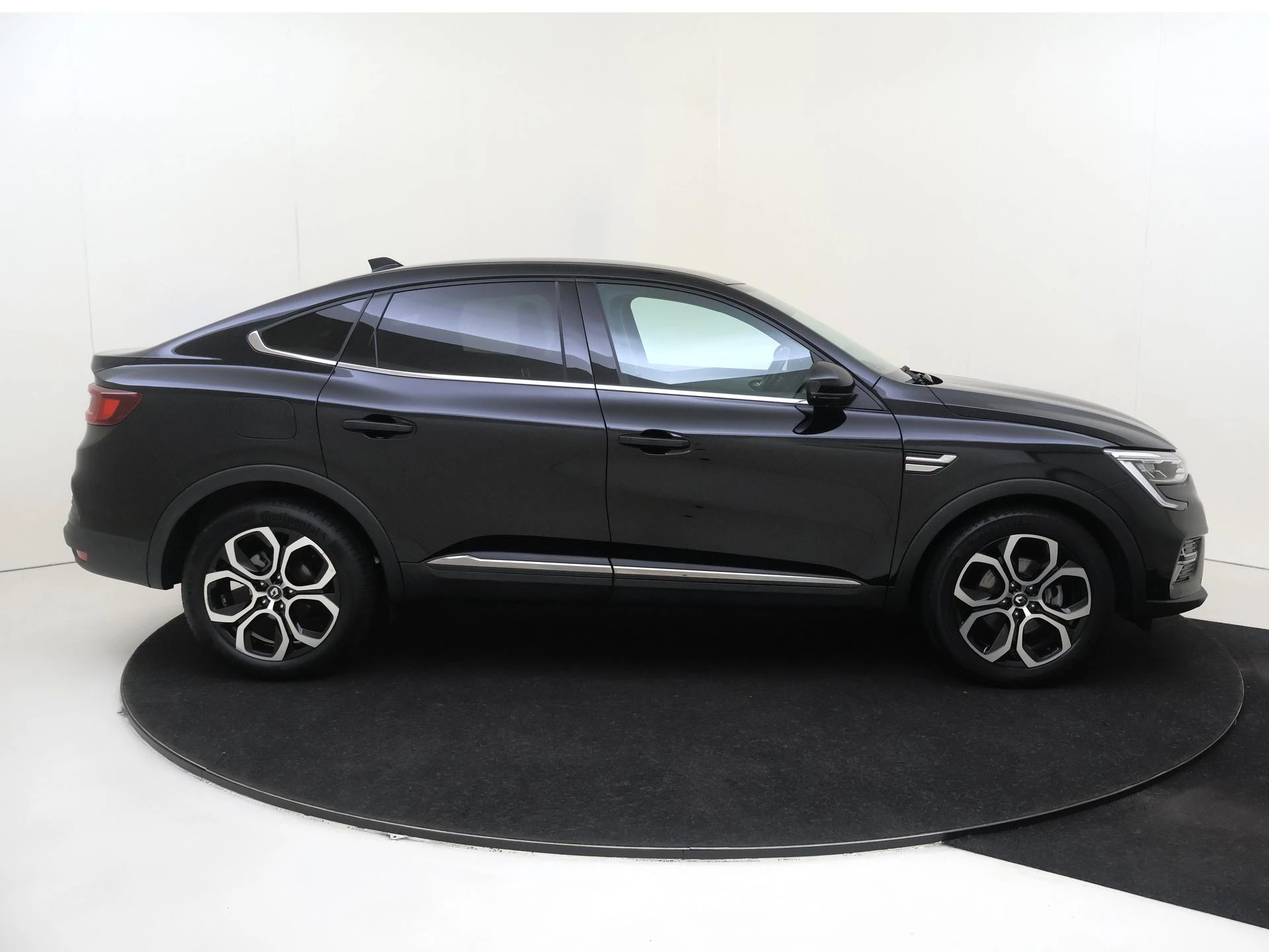 Renault-Arkana-image-8