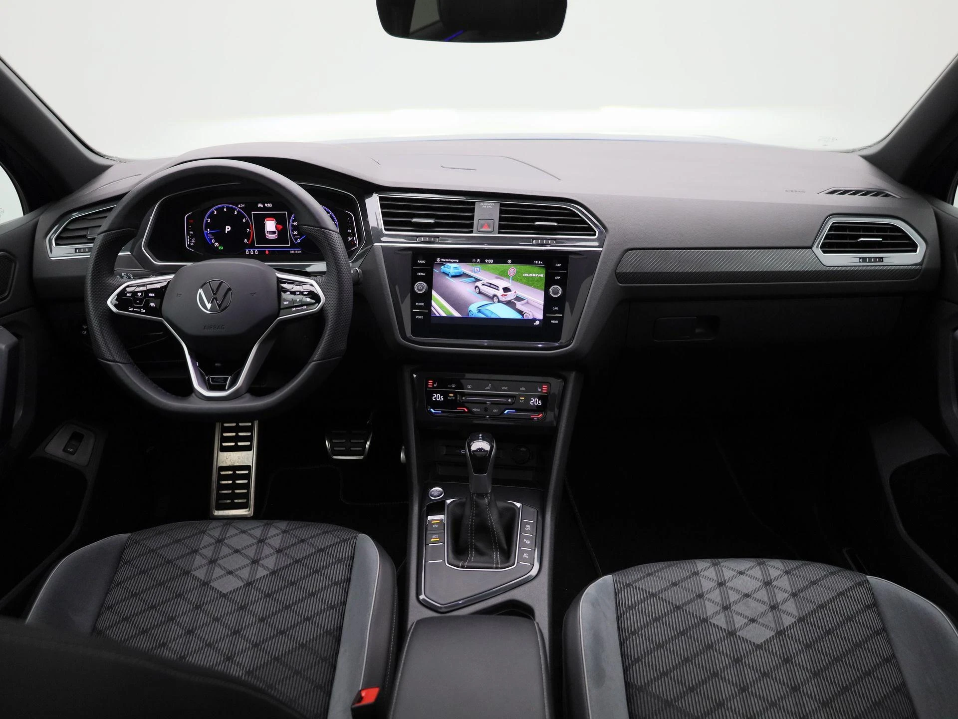 Volkswagen-Tiguan-image-38
