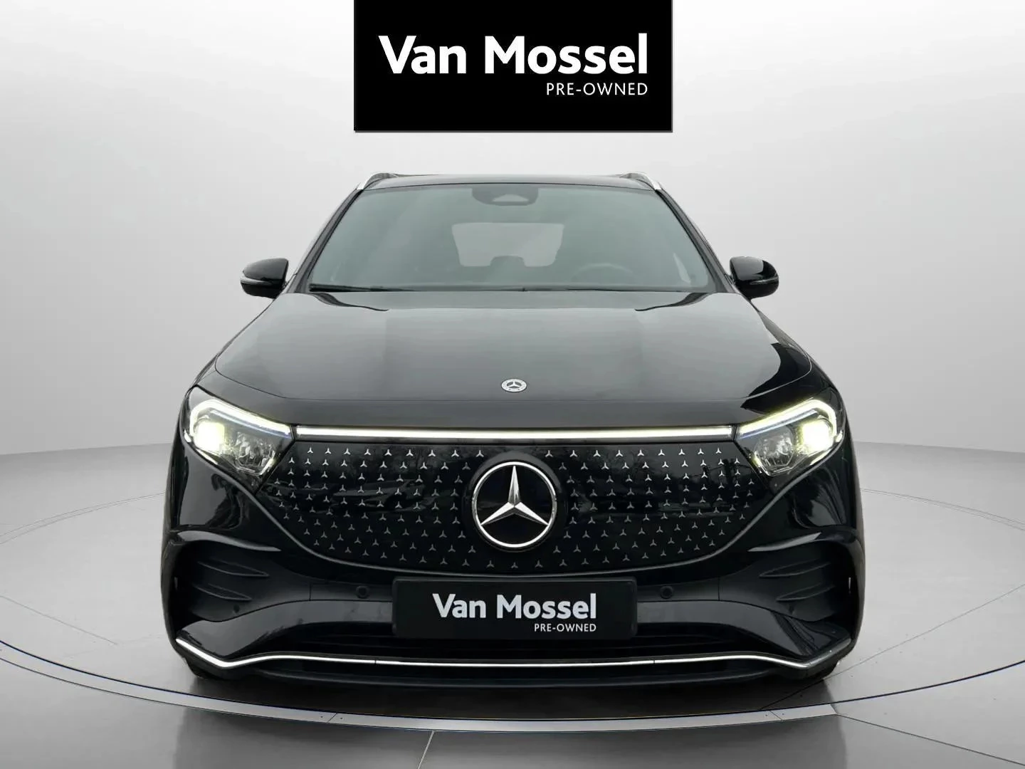 Mercedes-Benz-EQA-image-1