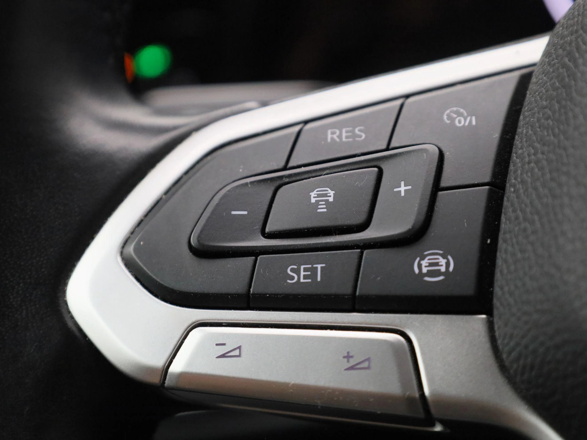 Volkswagen-Golf-image-16