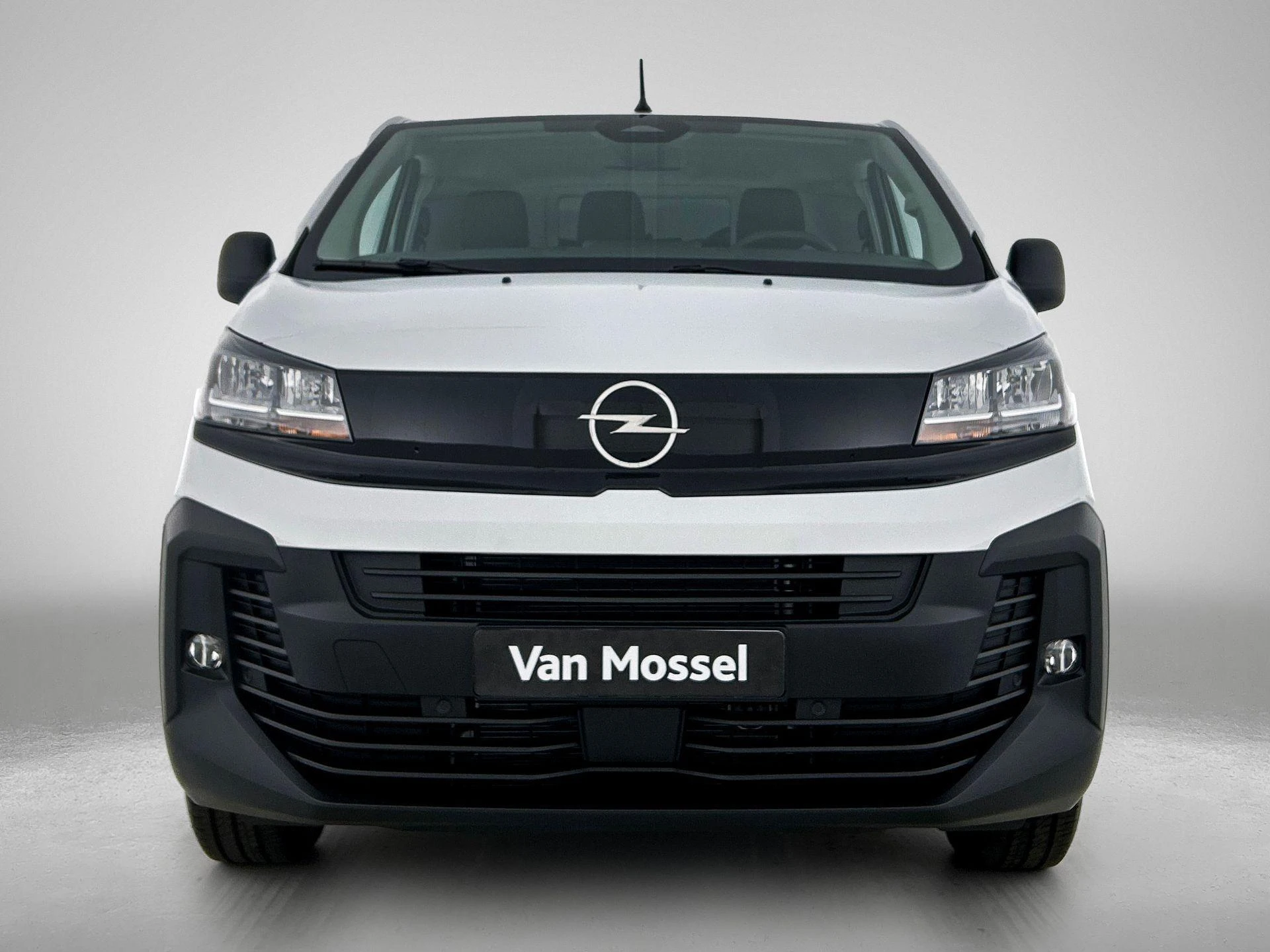Opel-Vivaro-image-2
