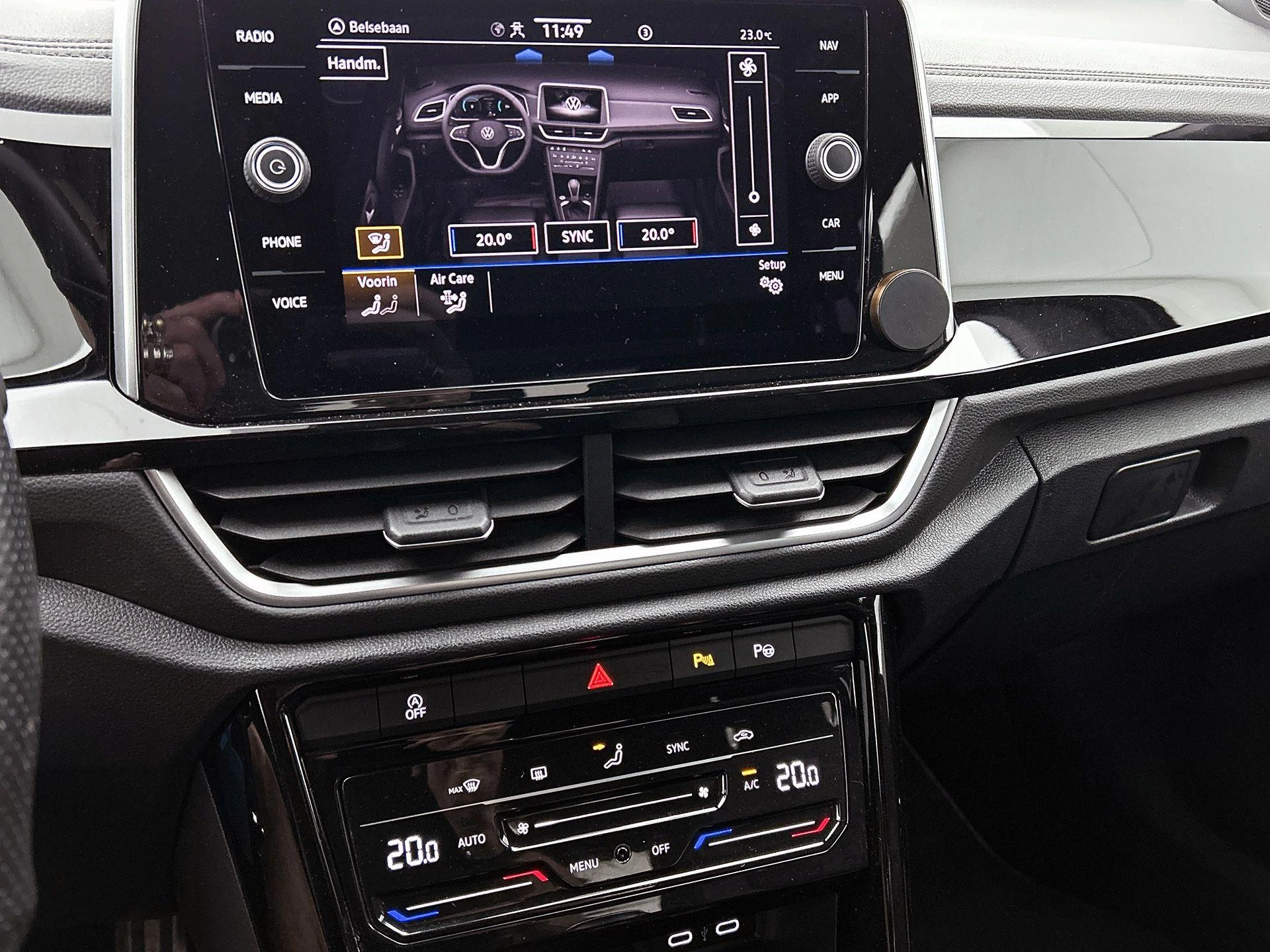 Volkswagen-T-Roc-image-15