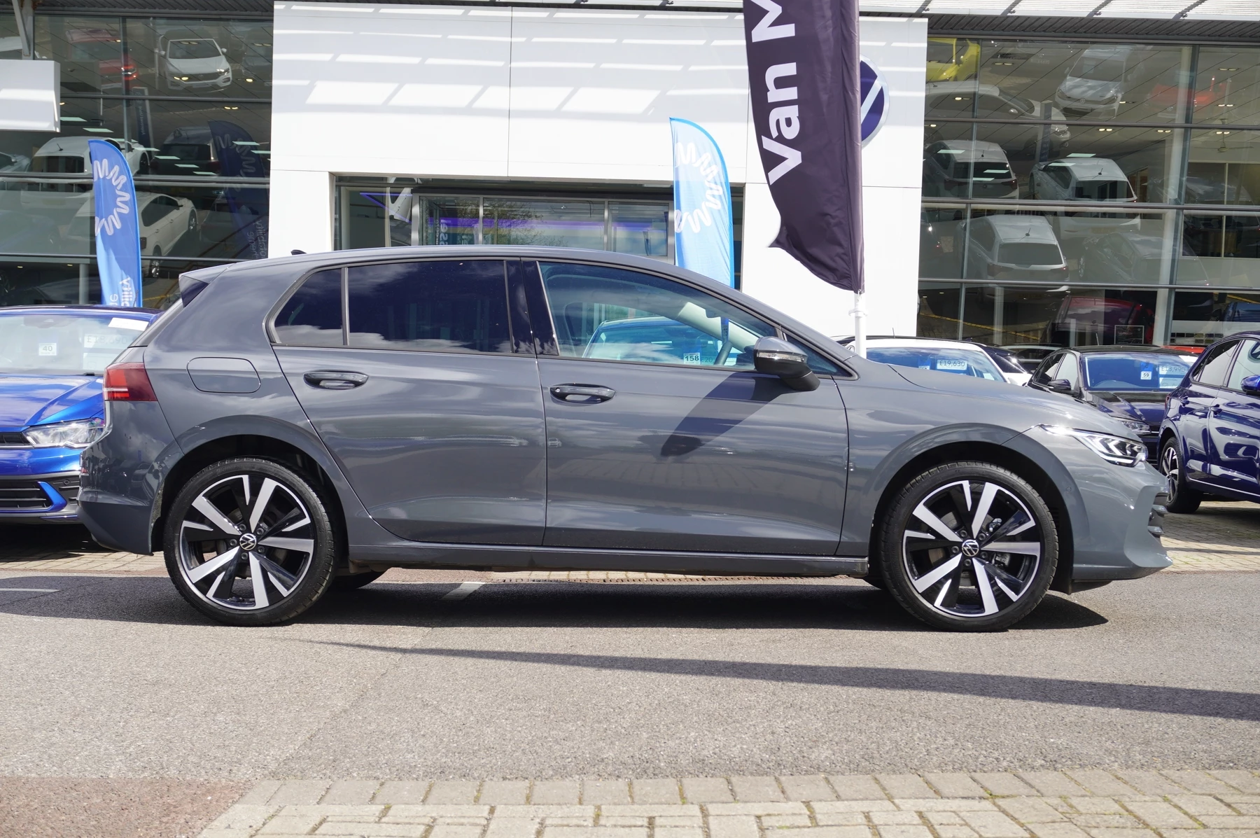 Volkswagen-Golf-image-3