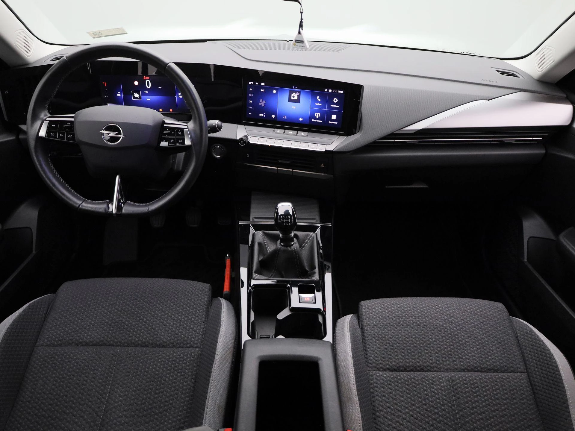 Opel-Astra-image-8