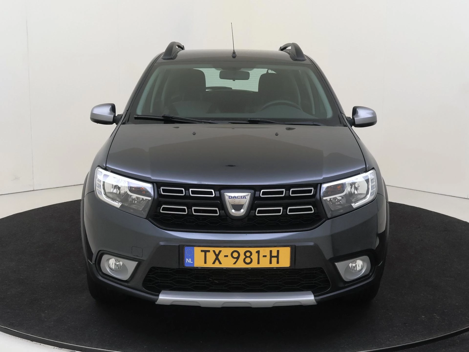 Dacia-Sandero Stepway-image-6