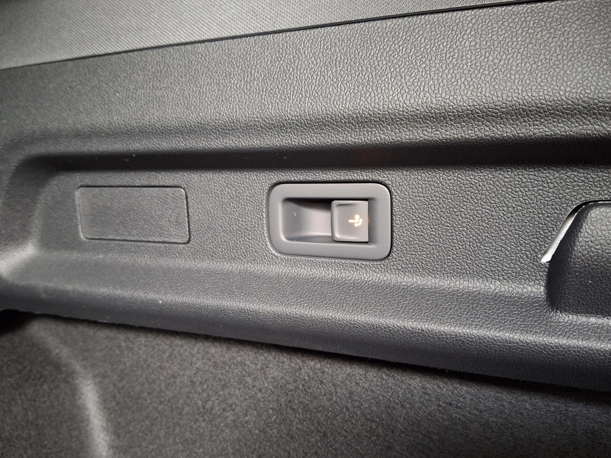 Ford-Explorer EV-image-9