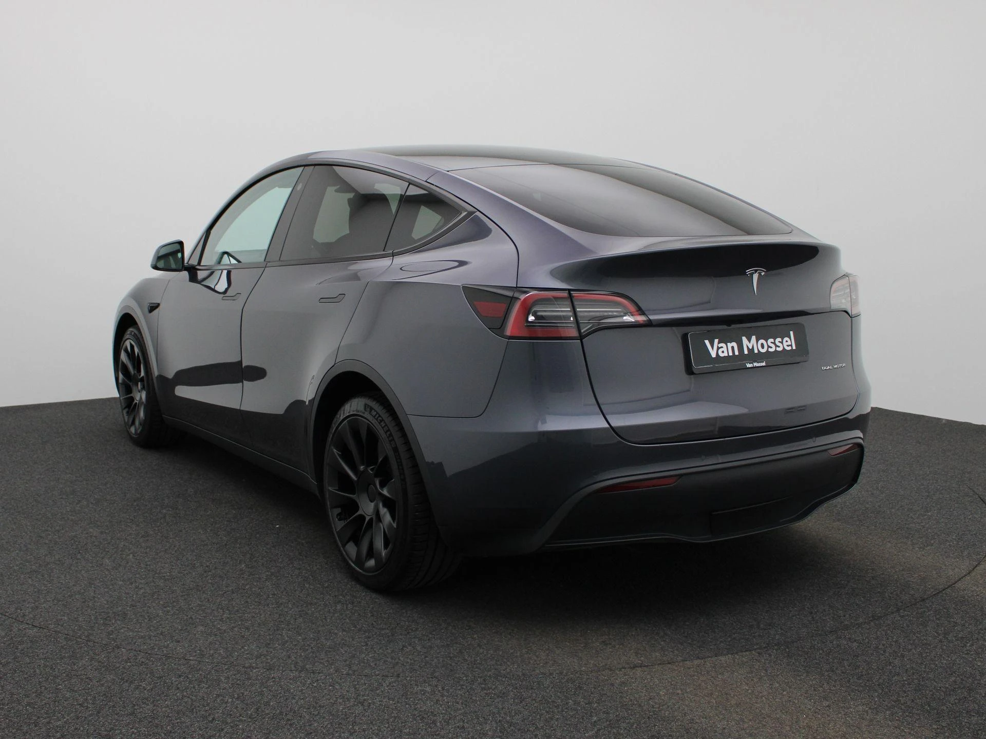Tesla-Model Y-image-1