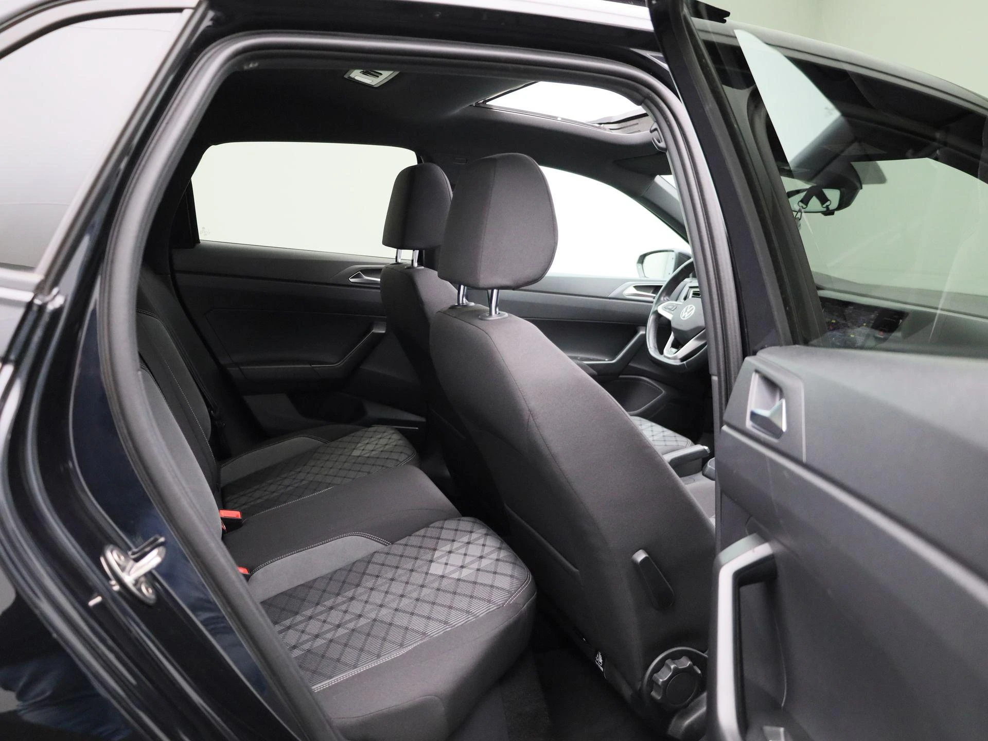 Volkswagen-Polo-image-37