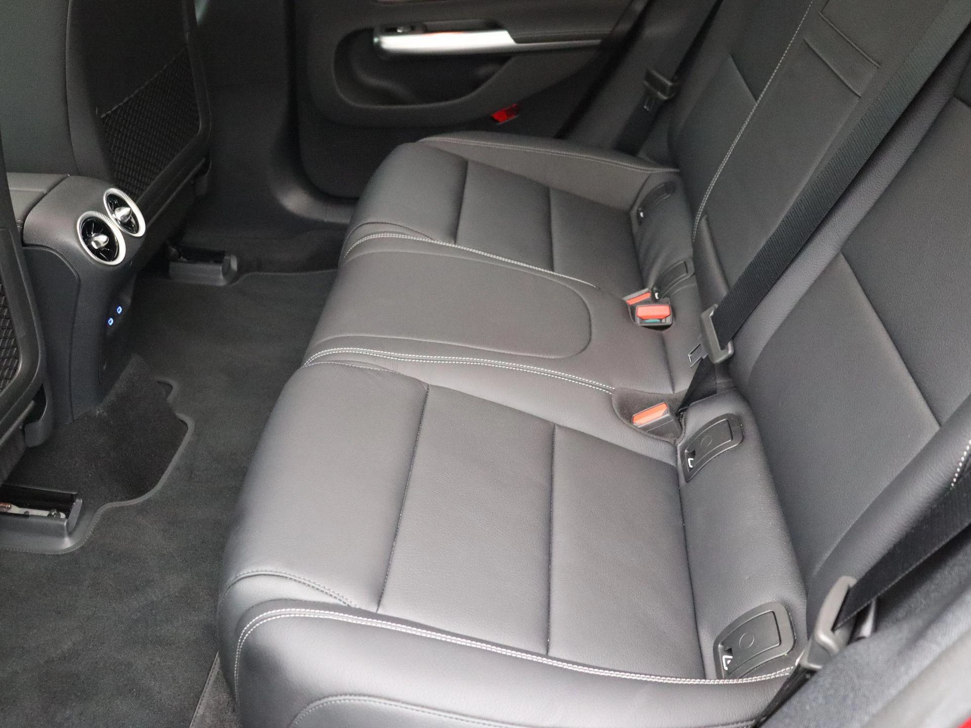 Mercedes-Benz CLA 250+ Luxury Line + MULTIBEAM LED + LEDER + MEMORY ZETELS +