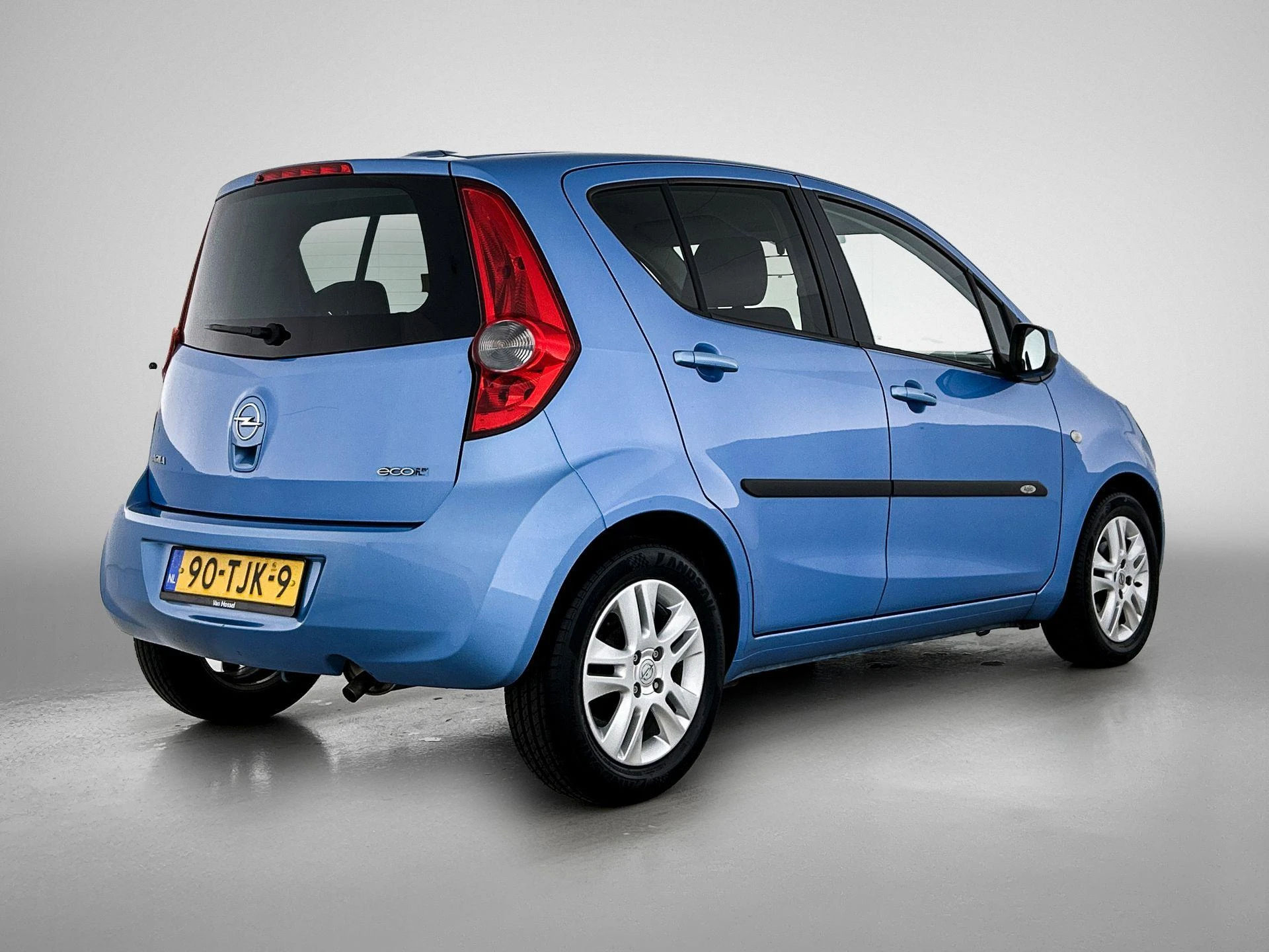 Opel-Agila-image-4