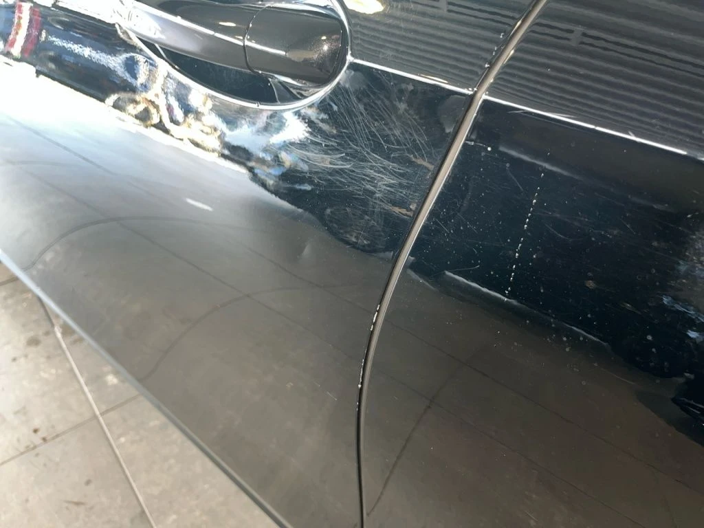 Mercedes-Benz-E-Klasse 300-image-19
