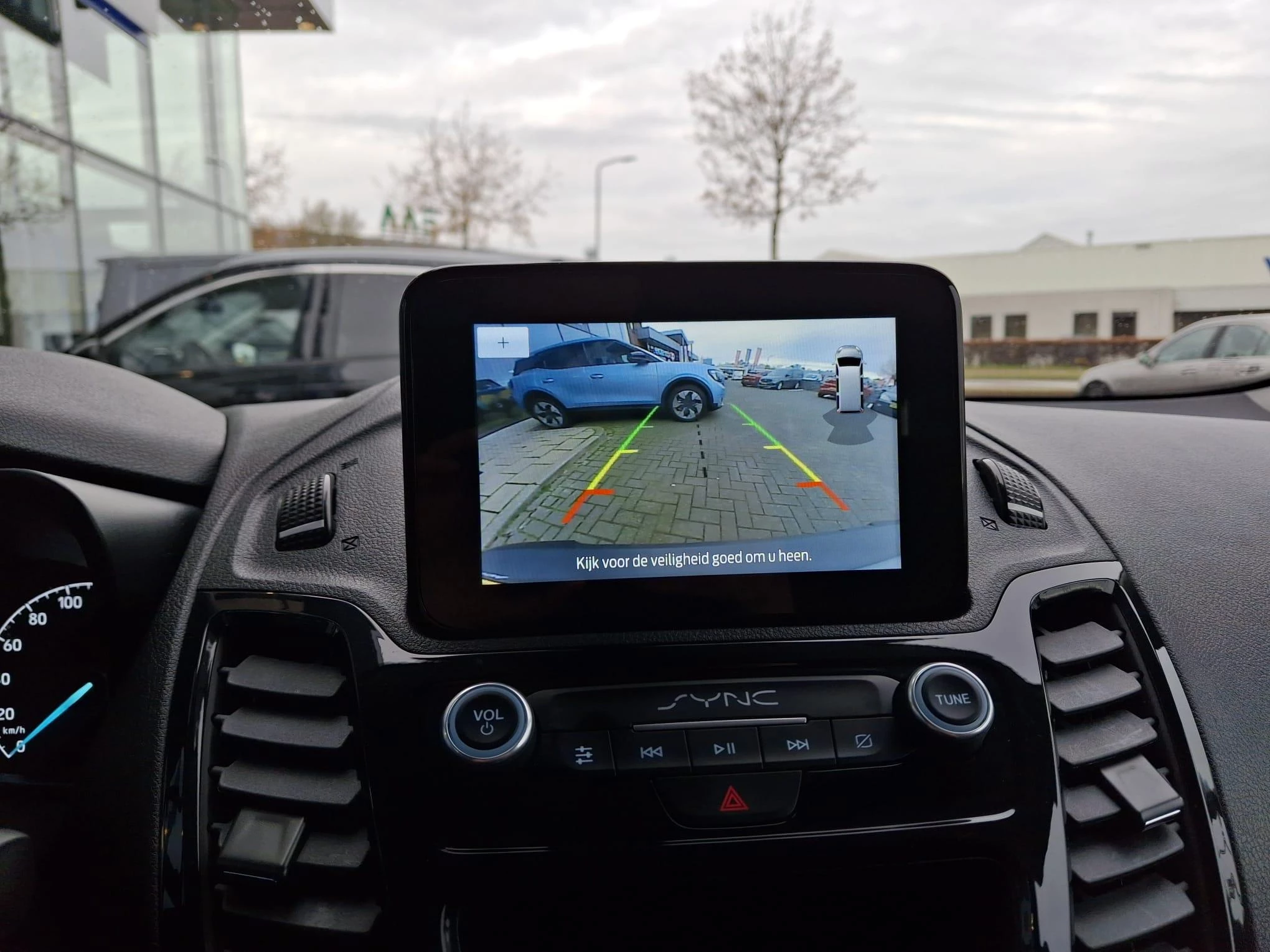 Ford-Transit Connect-image-15