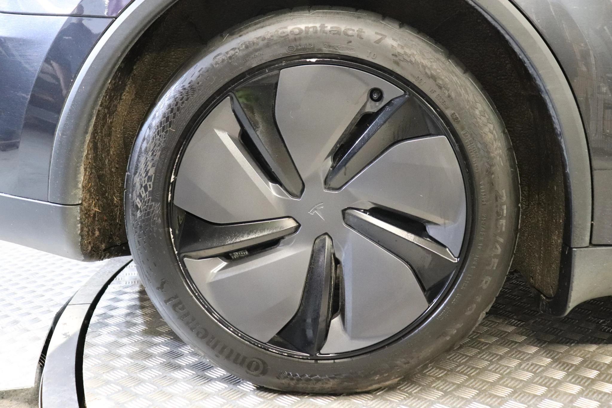 Tesla Model Y Long Range Dual Motor AWD