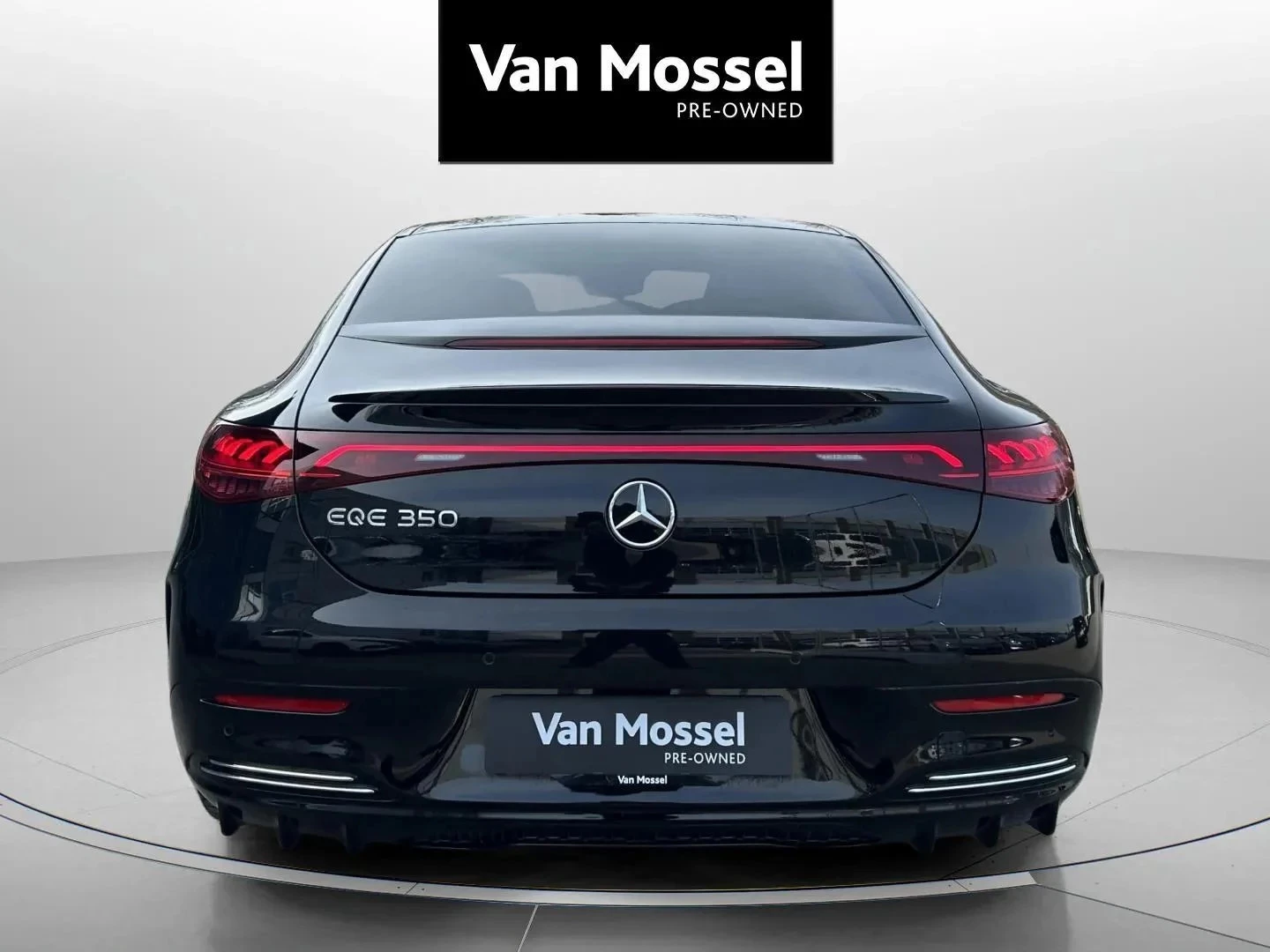 Mercedes-Benz-EQE-image-5