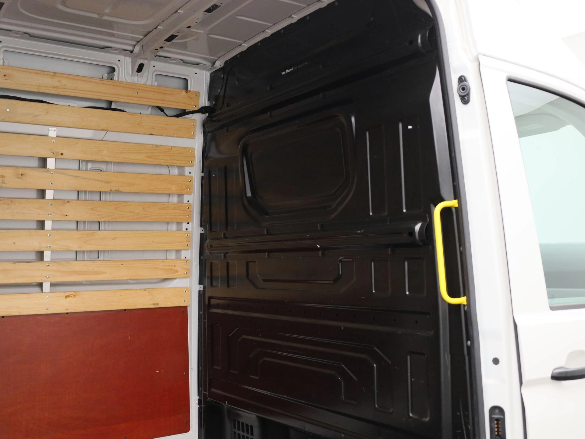 Volkswagen-Crafter-image-13
