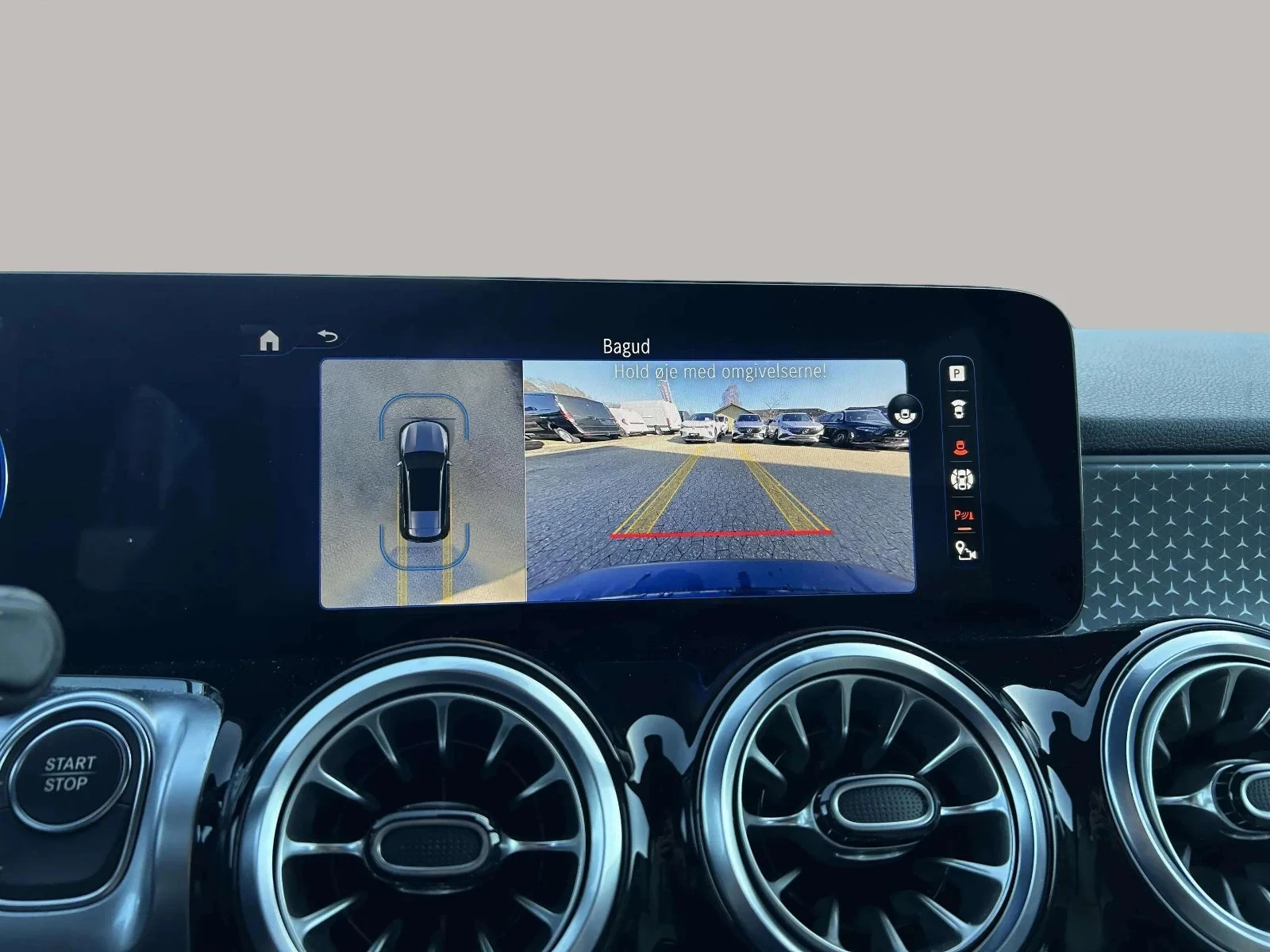 Mercedes-Benz-EQB-image-17