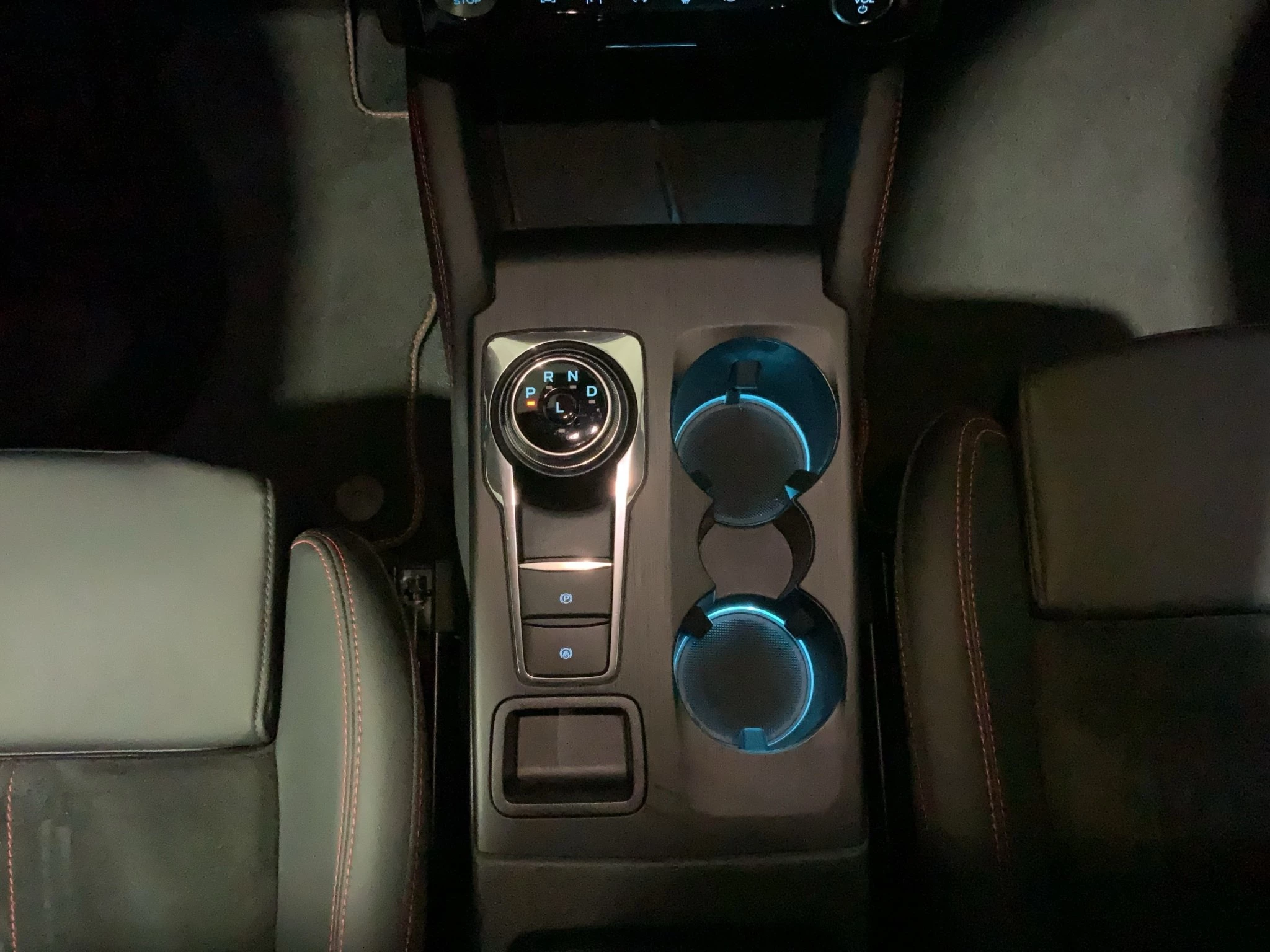 Ford Kuga ST-Line X Aut.*360GRAD*LED-MATRIX*NAVI*GRA*WINTER-PKT.