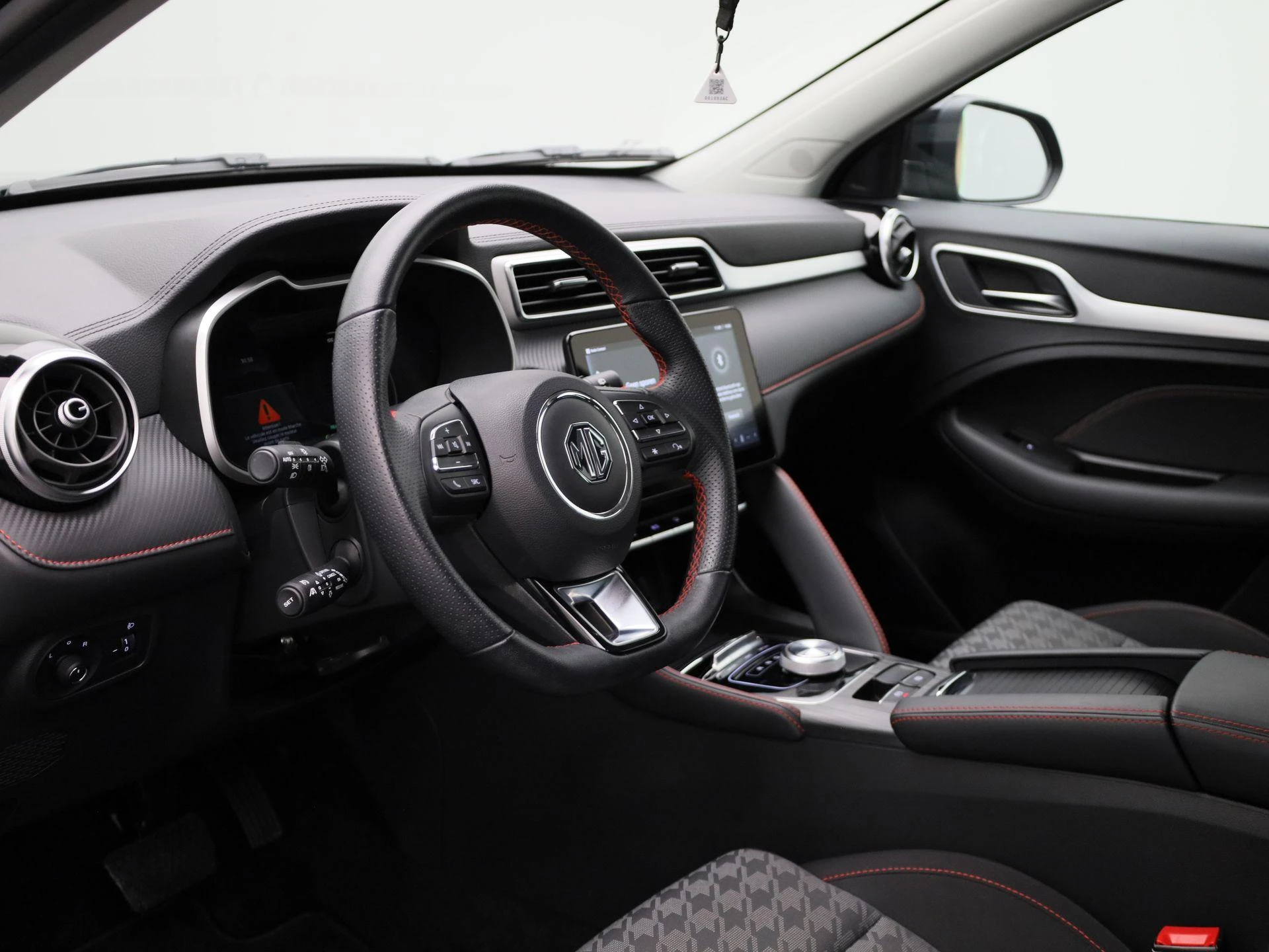 MG-ZS-image-25