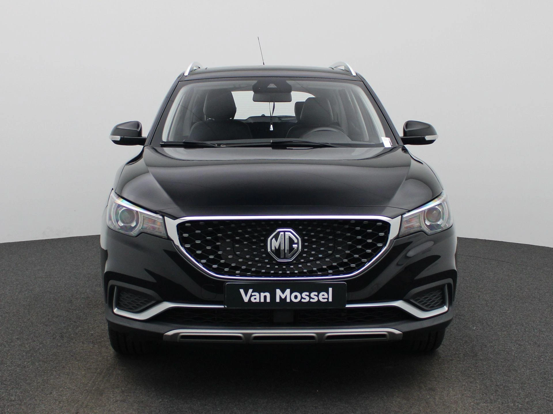 MG-ZS EV-image-1
