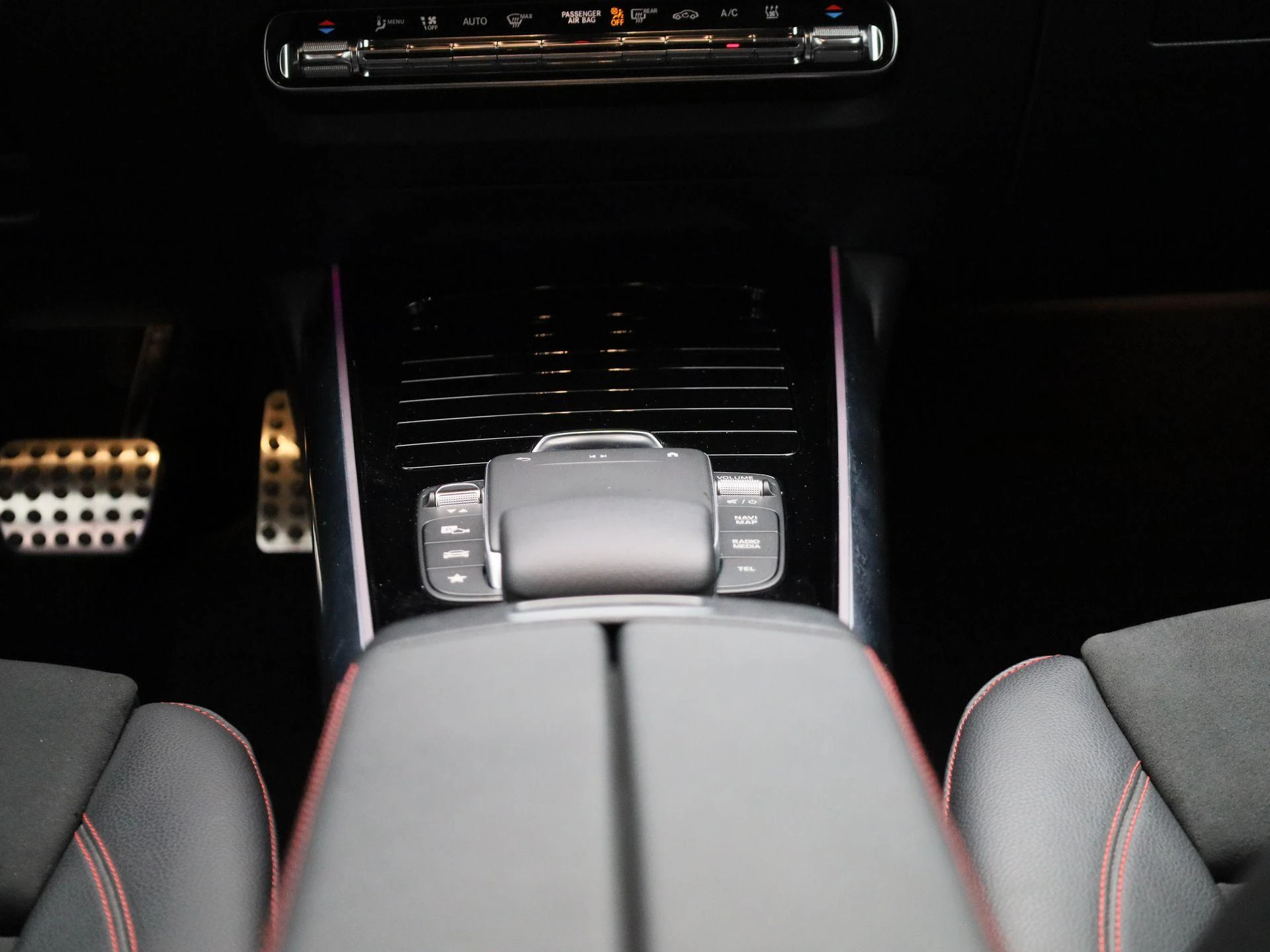 Mercedes-Benz-EQA-image-9