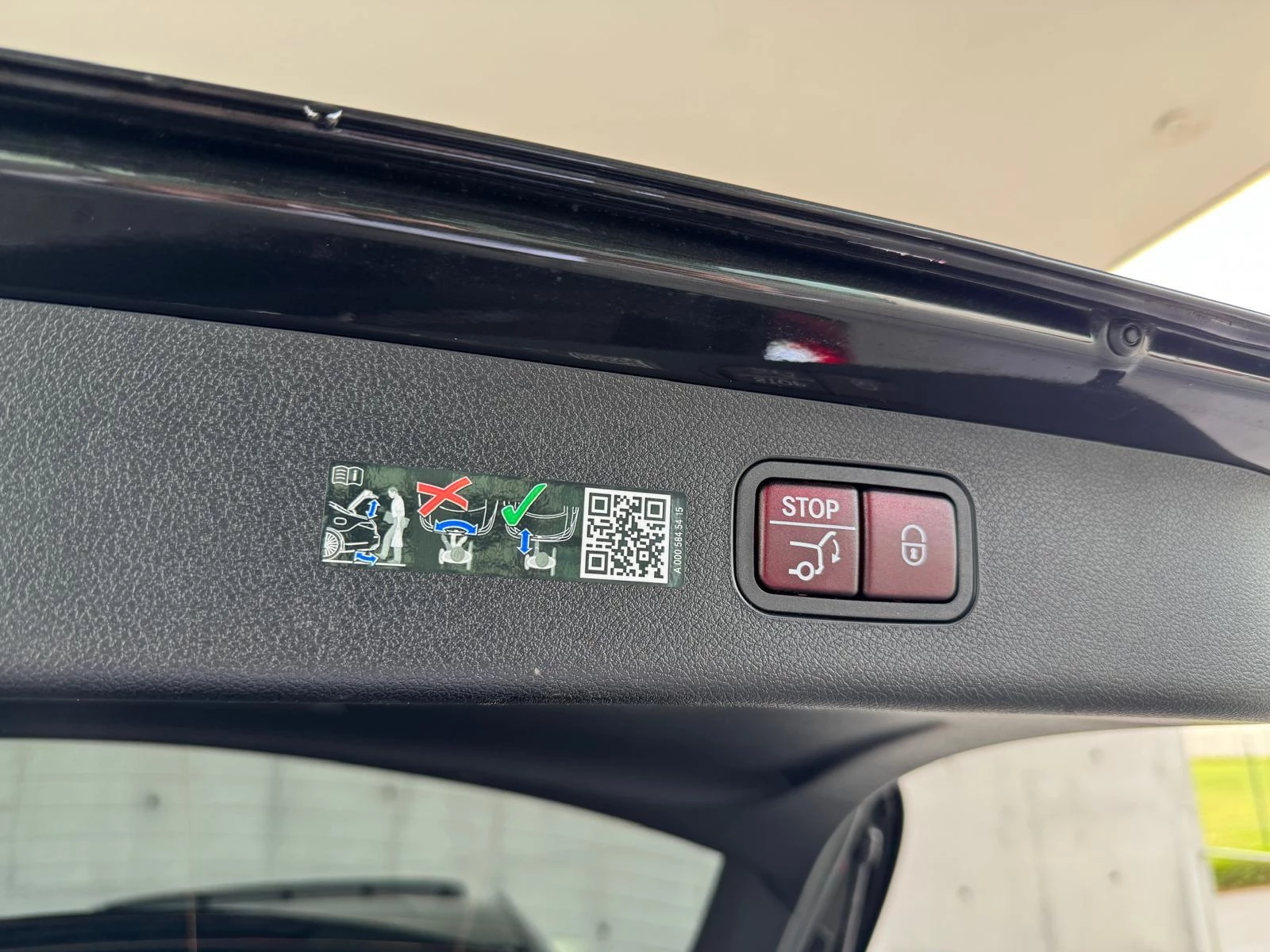 Mercedes-Benz E-Klasse 300 e AMG Line Break + PANO DAK + BURMESTER + DIGITAL LIGHT + NIGHTPACK