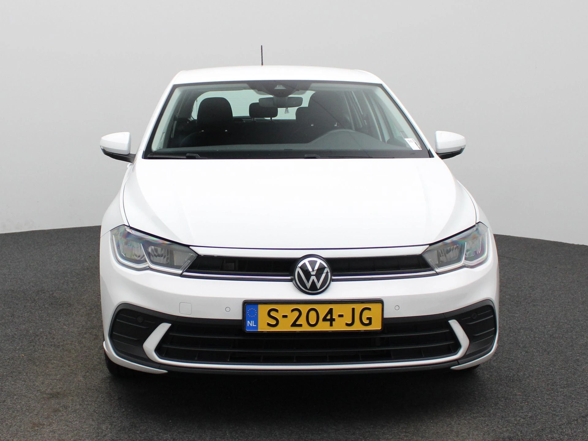 Volkswagen-Polo-image-2