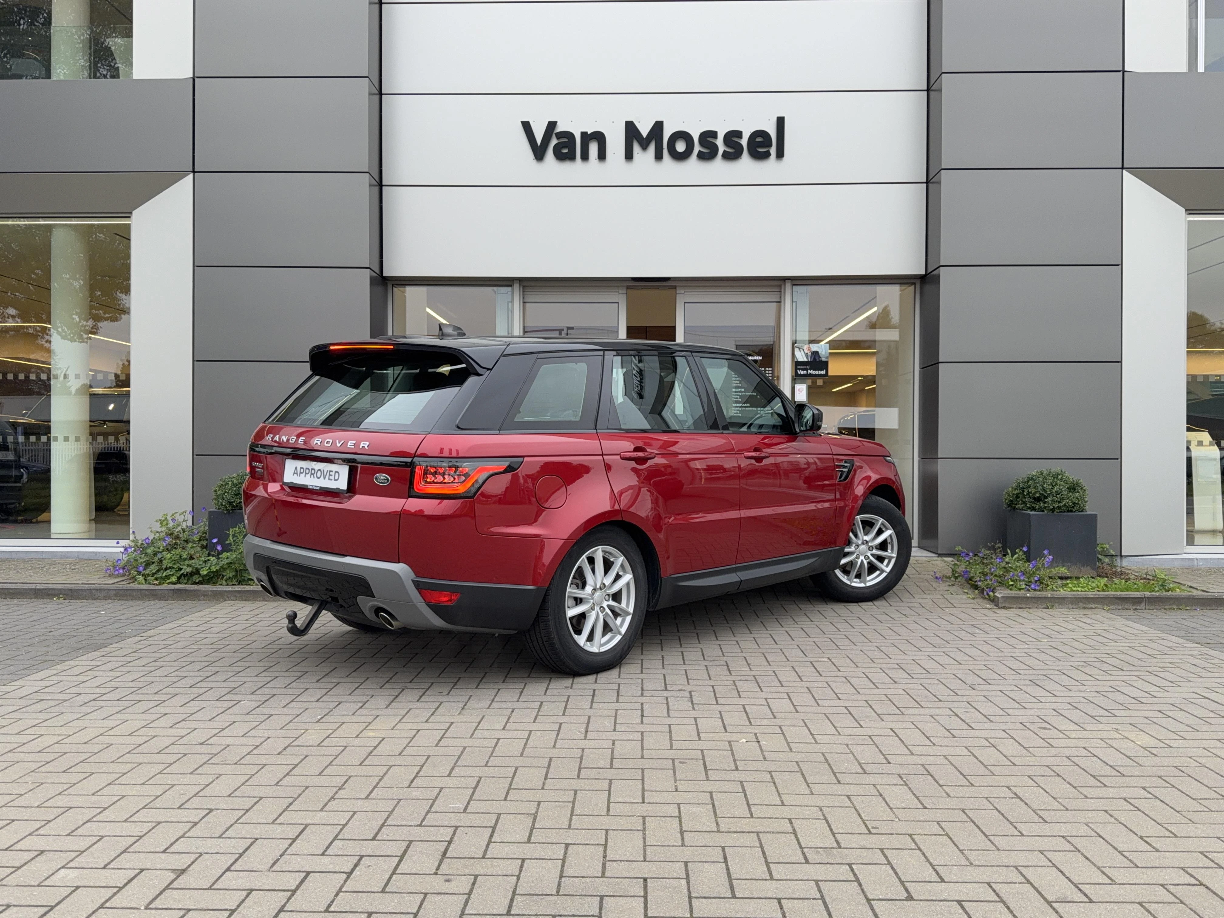 Land Rover-Range Rover Sport-image-4