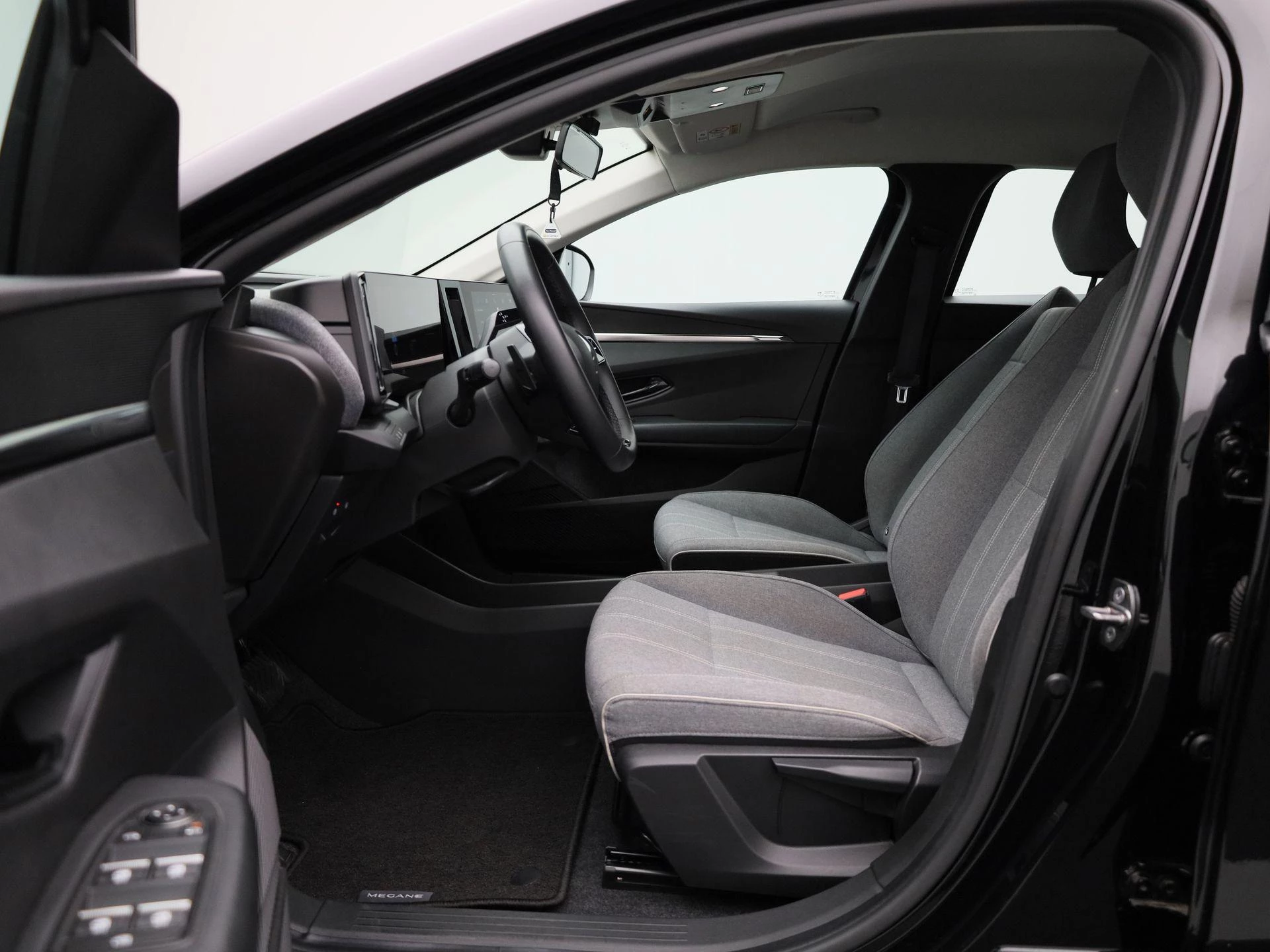 Renault-Megane E-Tech-image-9